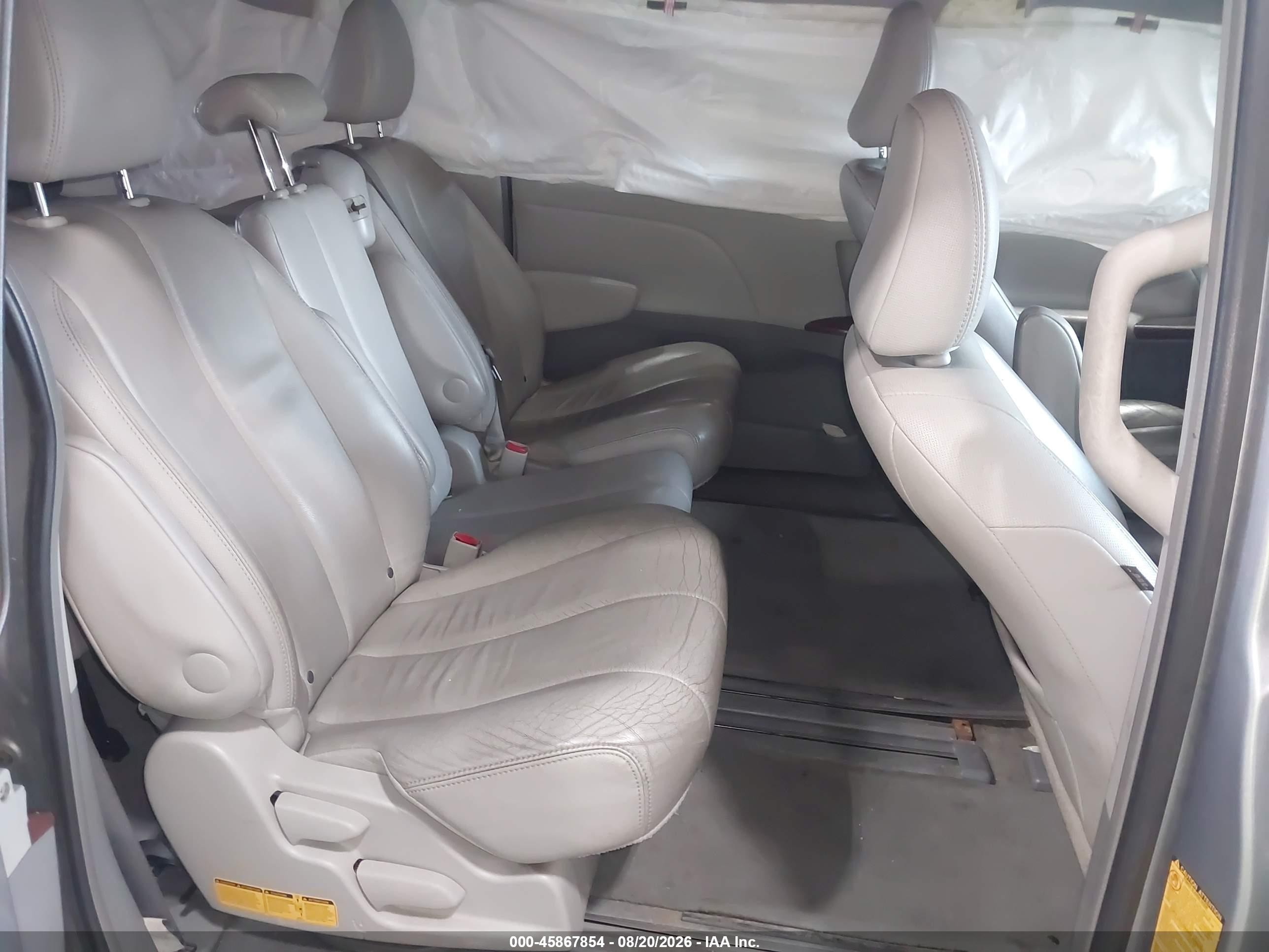 2013 Toyota Sienna Xle V6 8 Passenger Gray vin: 5TDYK3DC5DS388669