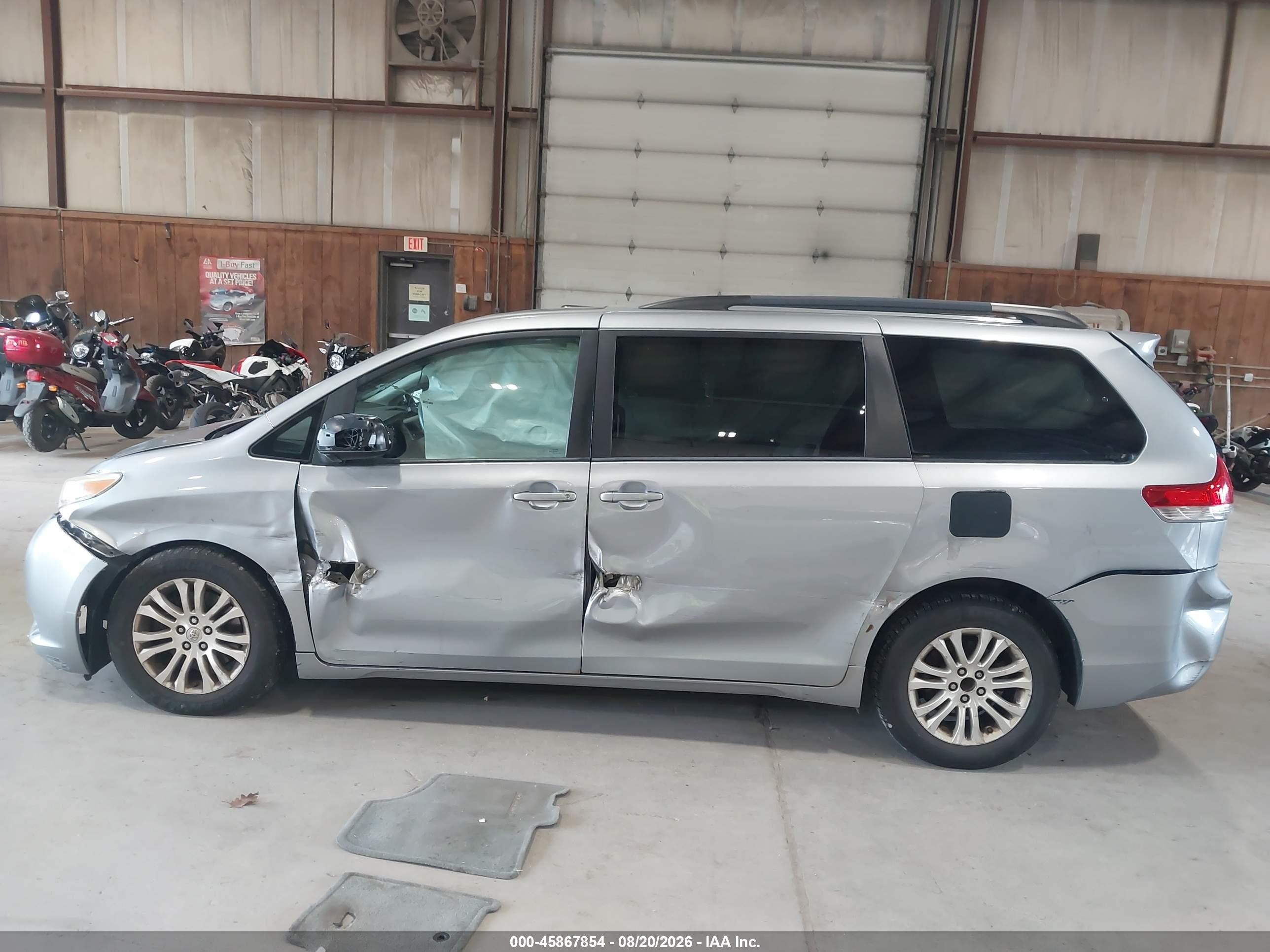 2013 Toyota Sienna Xle V6 8 Passenger Gray vin: 5TDYK3DC5DS388669