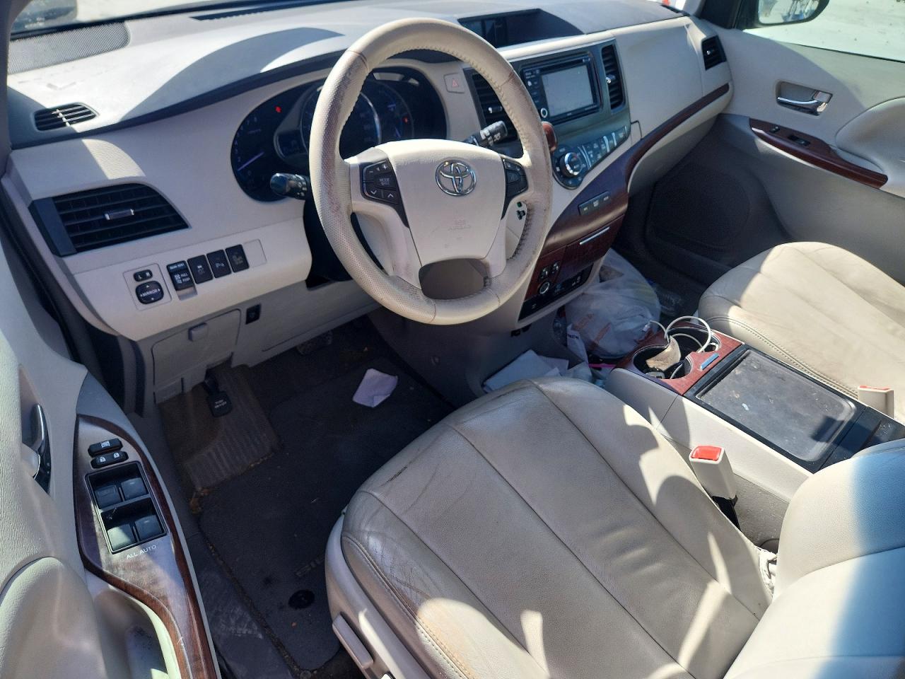 2013 Toyota Sienna Xle 8-passenger Серебряный vin: 5TDYK3DC5DS389627