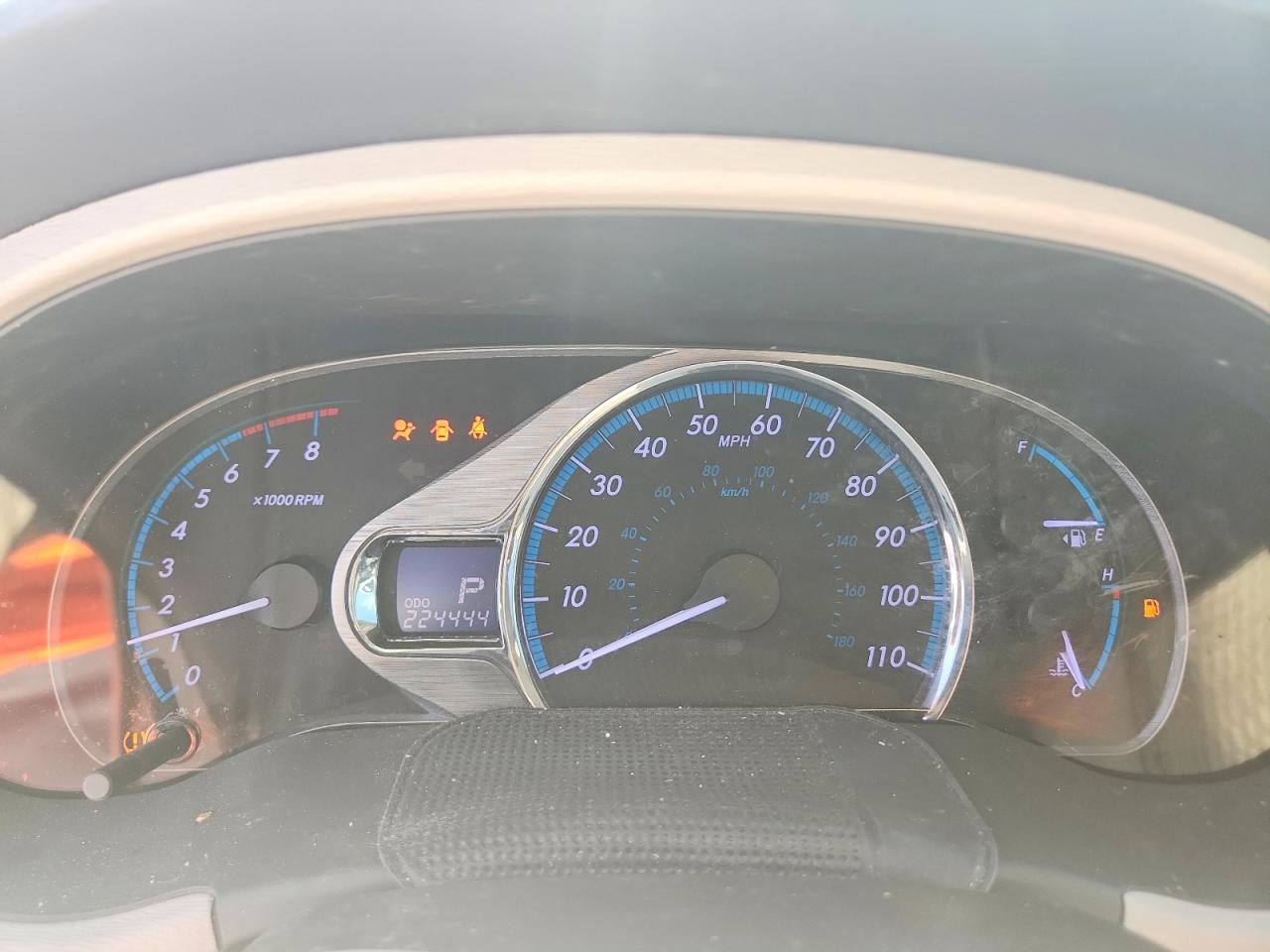 2013 Toyota Sienna Xle 8-passenger Серебряный vin: 5TDYK3DC5DS389627