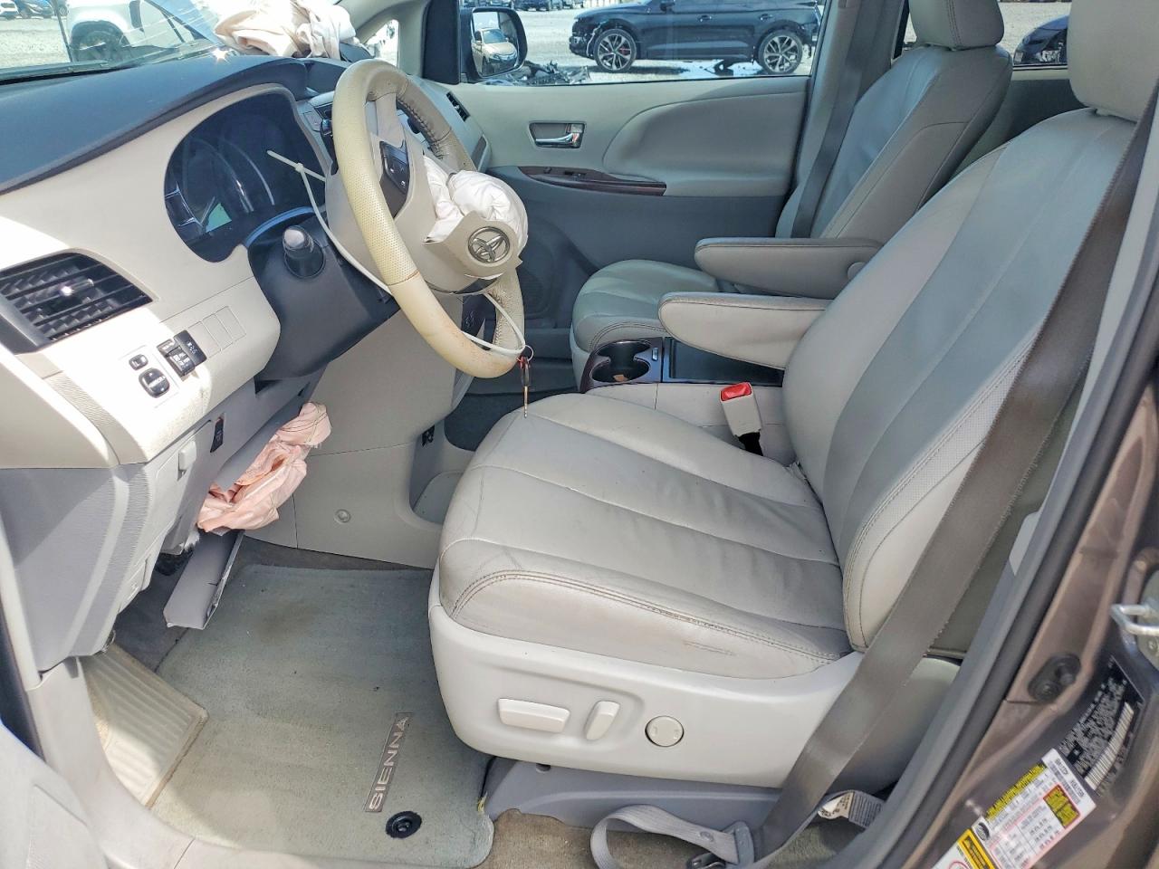 2013 Toyota Sienna Xle 8-passenger Gray vin: 5TDYK3DC5DS390728