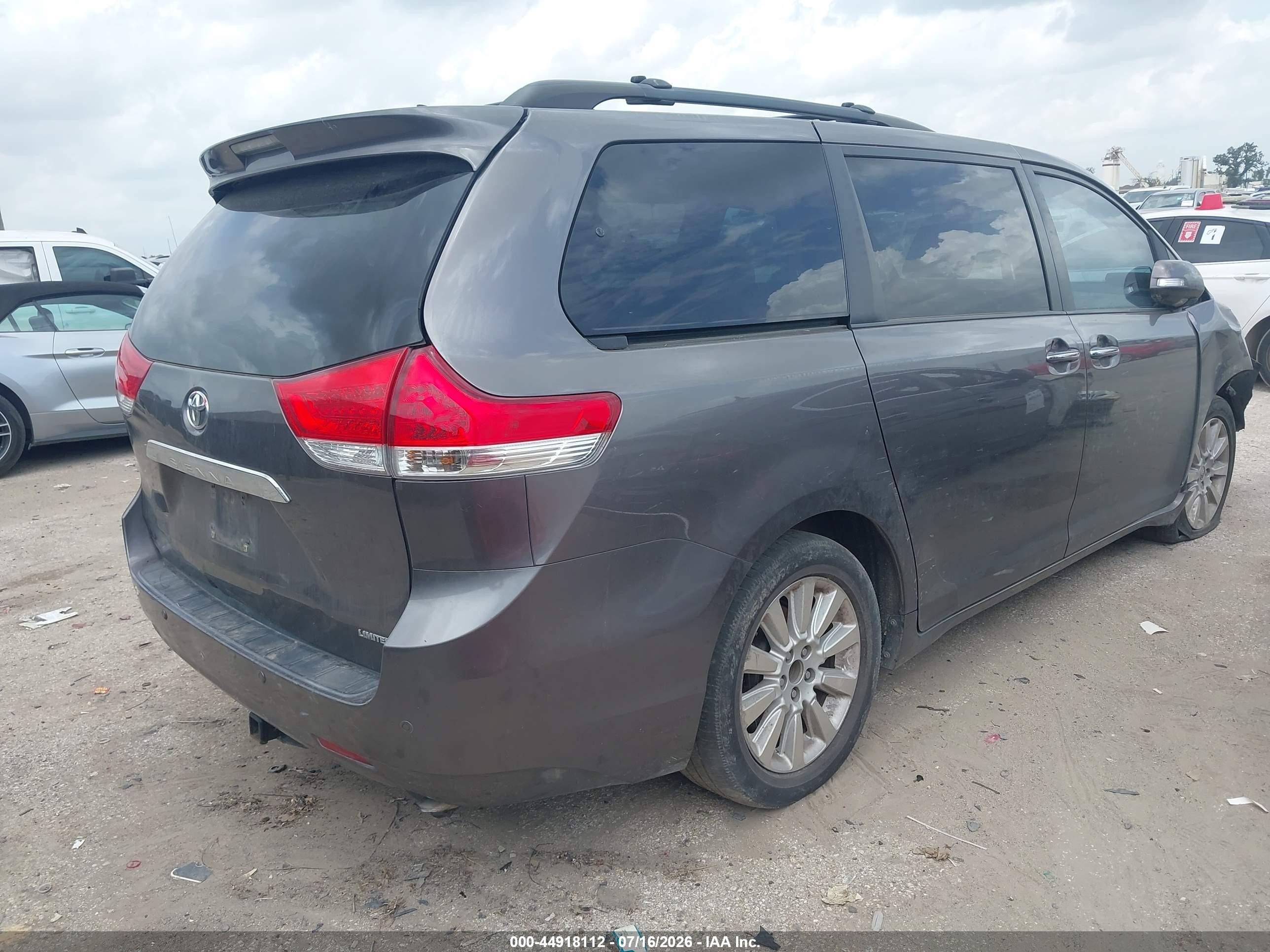 2014 Toyota Sienna Limited V6 7 Passenger Gray vin: 5TDYK3DC5ES427102