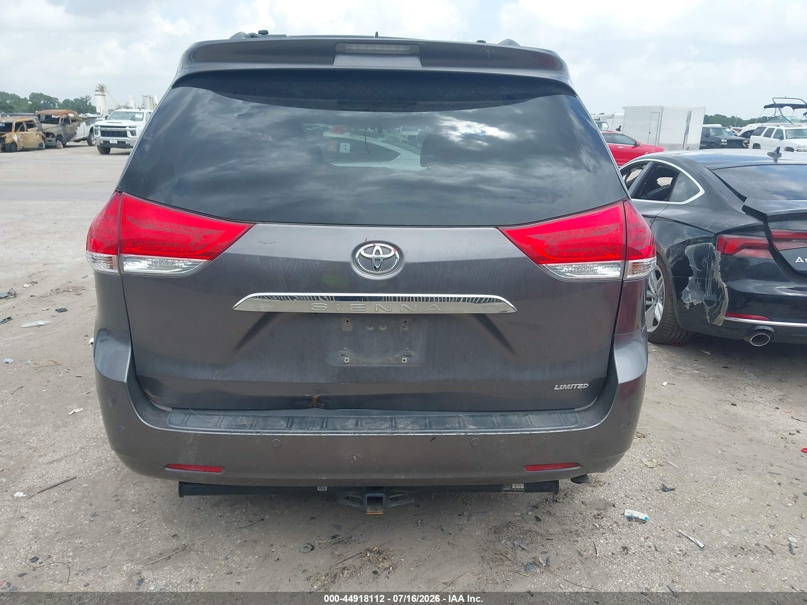 2014 Toyota Sienna Limited V6 7 Passenger Gray vin: 5TDYK3DC5ES427102