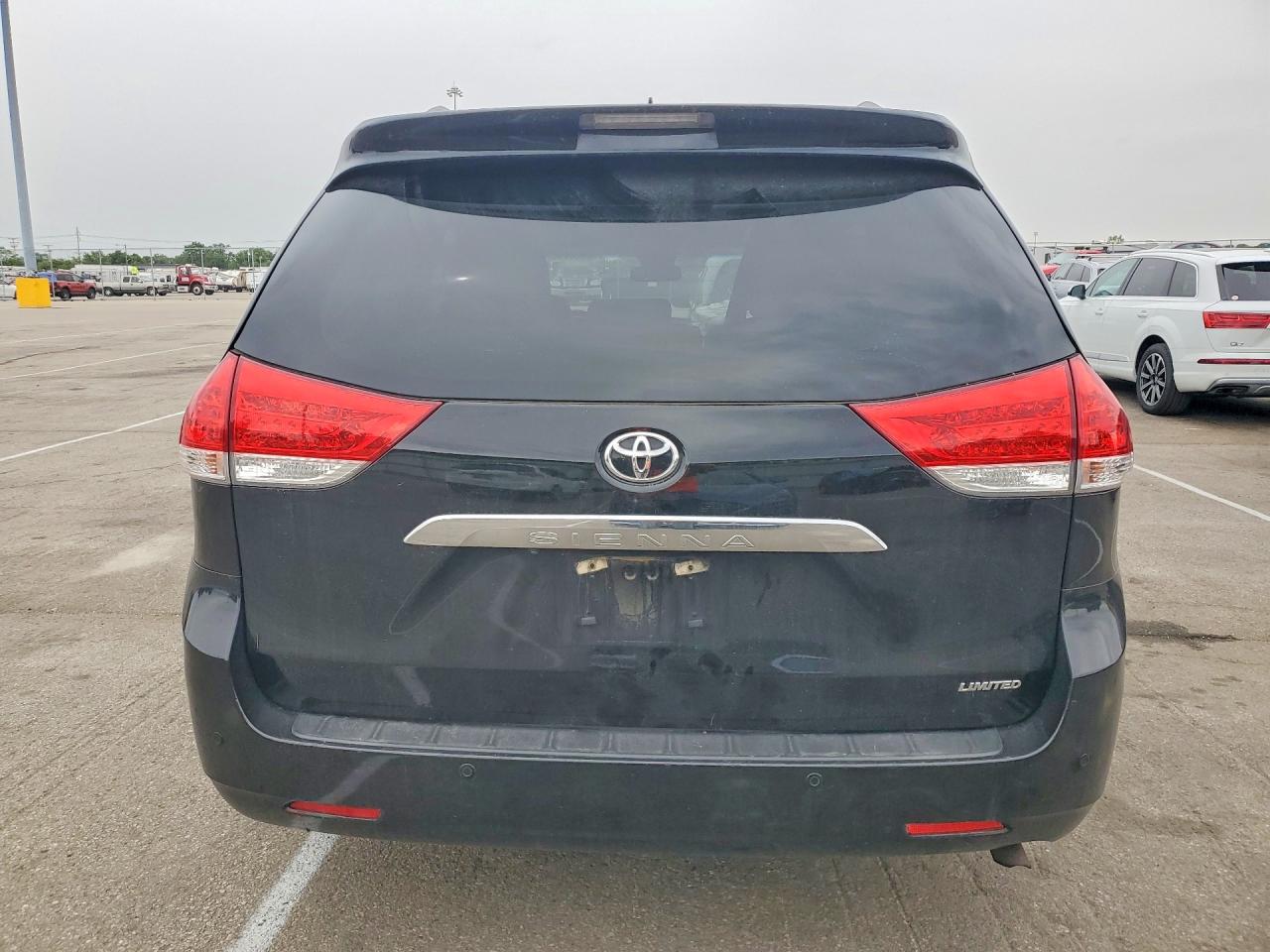 2014 Toyota Sienna Limited 7-passenger Черный vin: 5TDYK3DC5ES430419