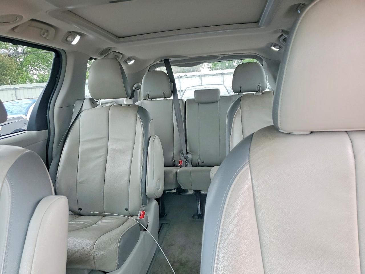 2014 Toyota Sienna Limited 7-passenger Черный vin: 5TDYK3DC5ES430419