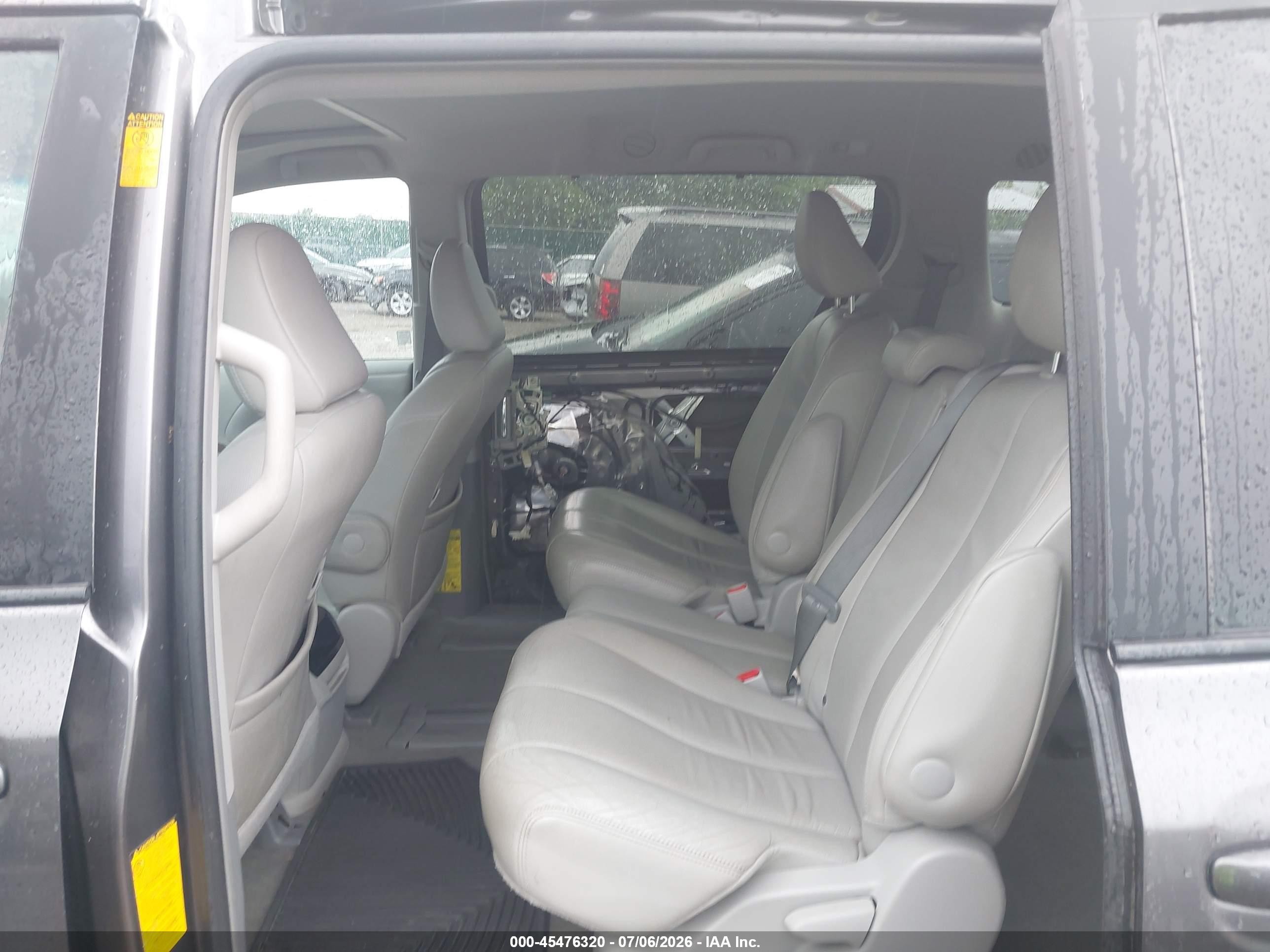 2014 Toyota Sienna Xle V6 8 Passenger Gray vin: 5TDYK3DC5ES438570