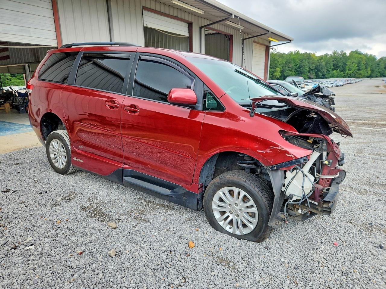 2014 Toyota Sienna Xle 8-passenger Burgundy vin: 5TDYK3DC5ES455935