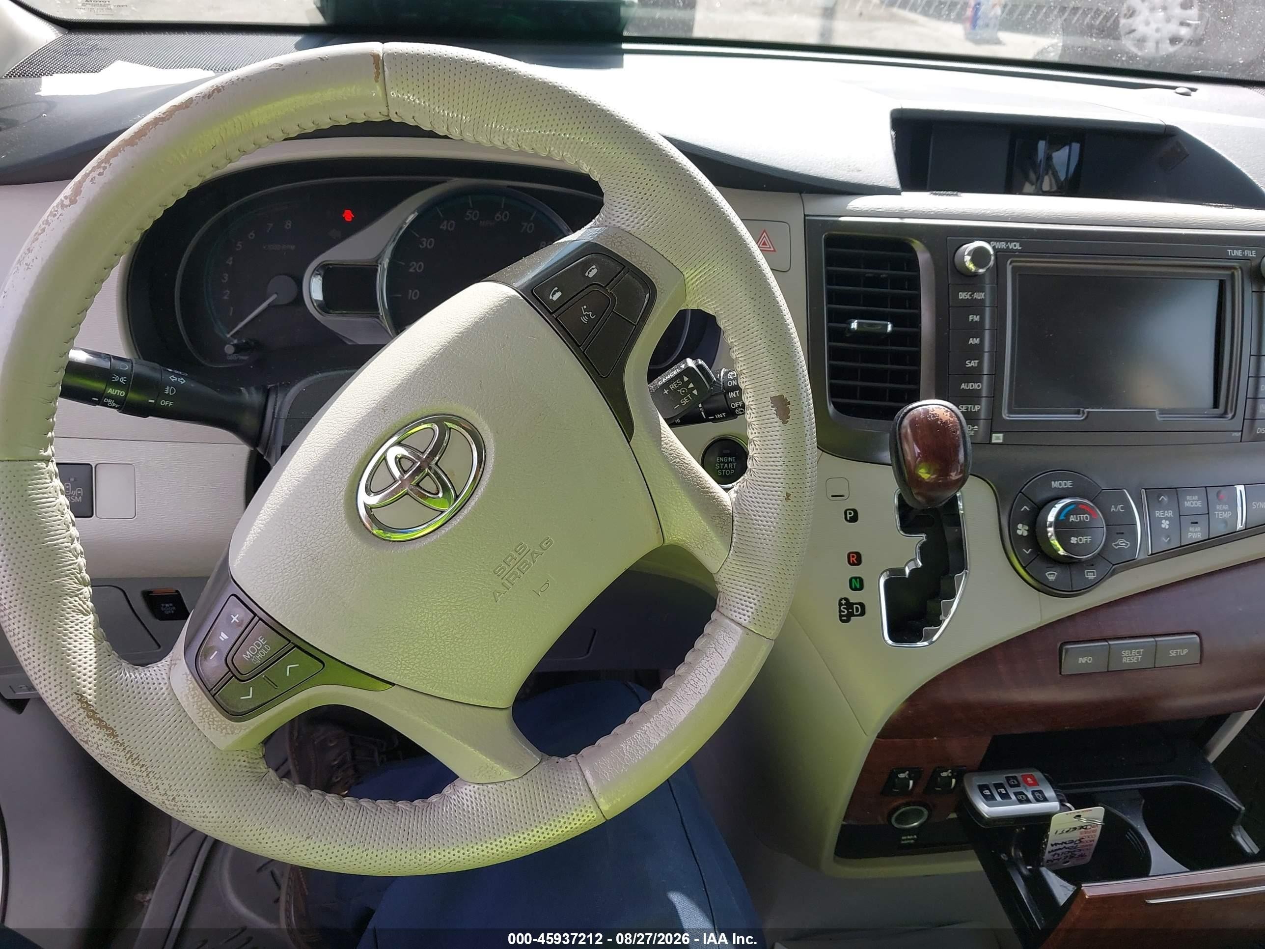 2014 Toyota Sienna Xle V6 8 Passenger Silver vin: 5TDYK3DC5ES478647