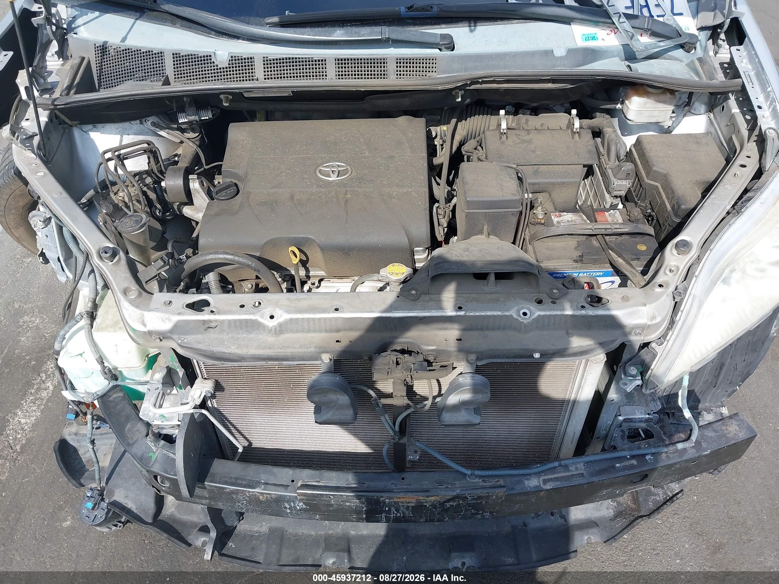 2014 Toyota Sienna Xle V6 8 Passenger Silver vin: 5TDYK3DC5ES478647