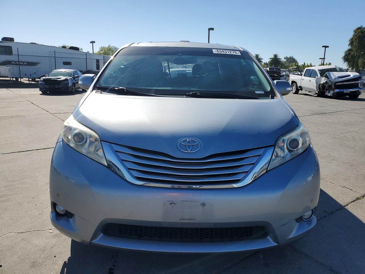 2014 Toyota Sienna Limited 7-passenger Silver vin: 5TDYK3DC5ES495285
