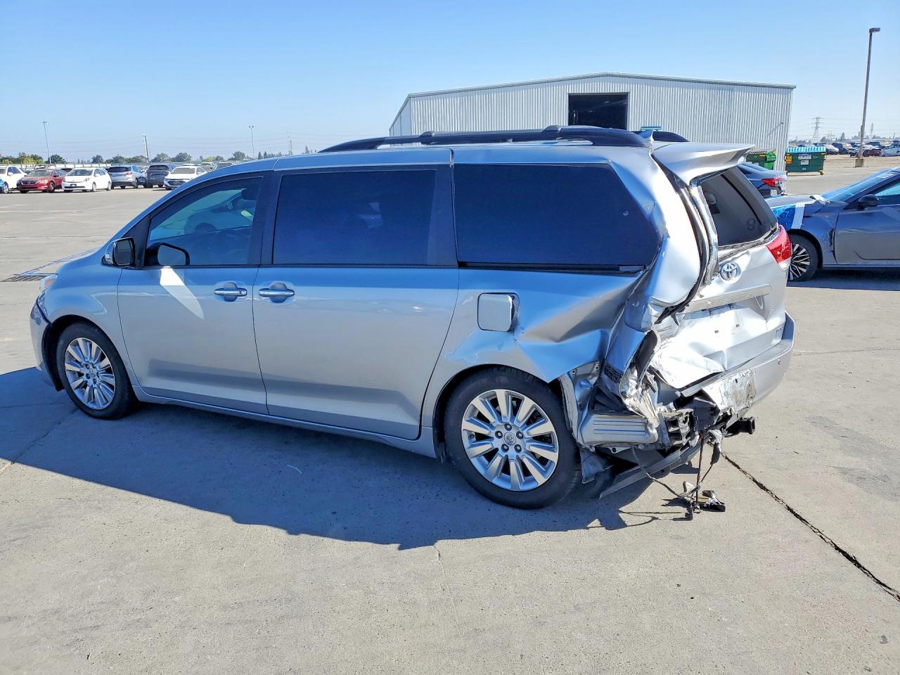 2014 Toyota Sienna Limited 7-passenger Silver vin: 5TDYK3DC5ES495285