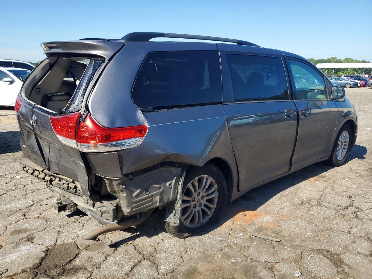 2014 Toyota Sienna Xle 8-passenger Gray vin: 5TDYK3DC5ES513249