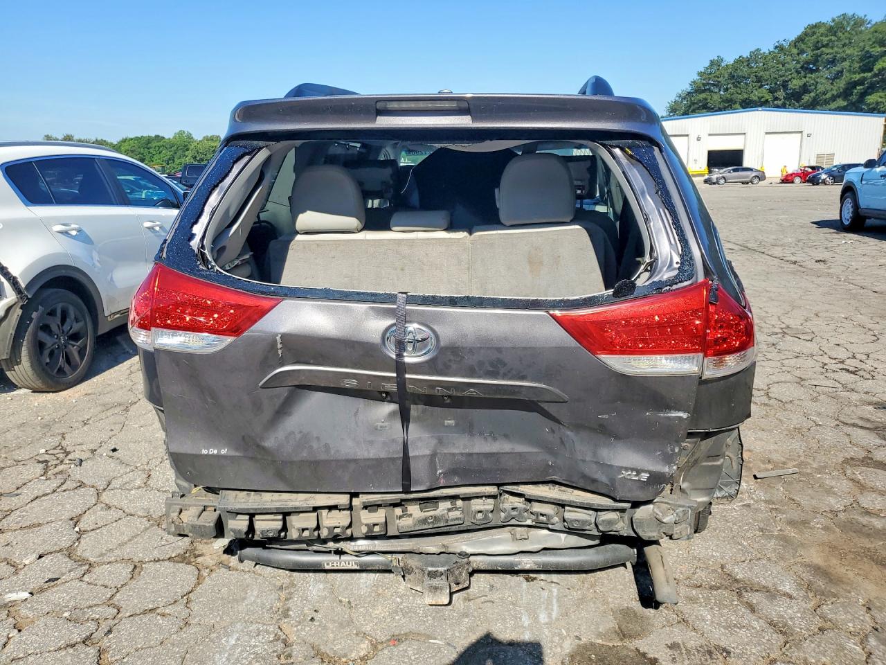 2014 Toyota Sienna Xle 8-passenger Gray vin: 5TDYK3DC5ES513249