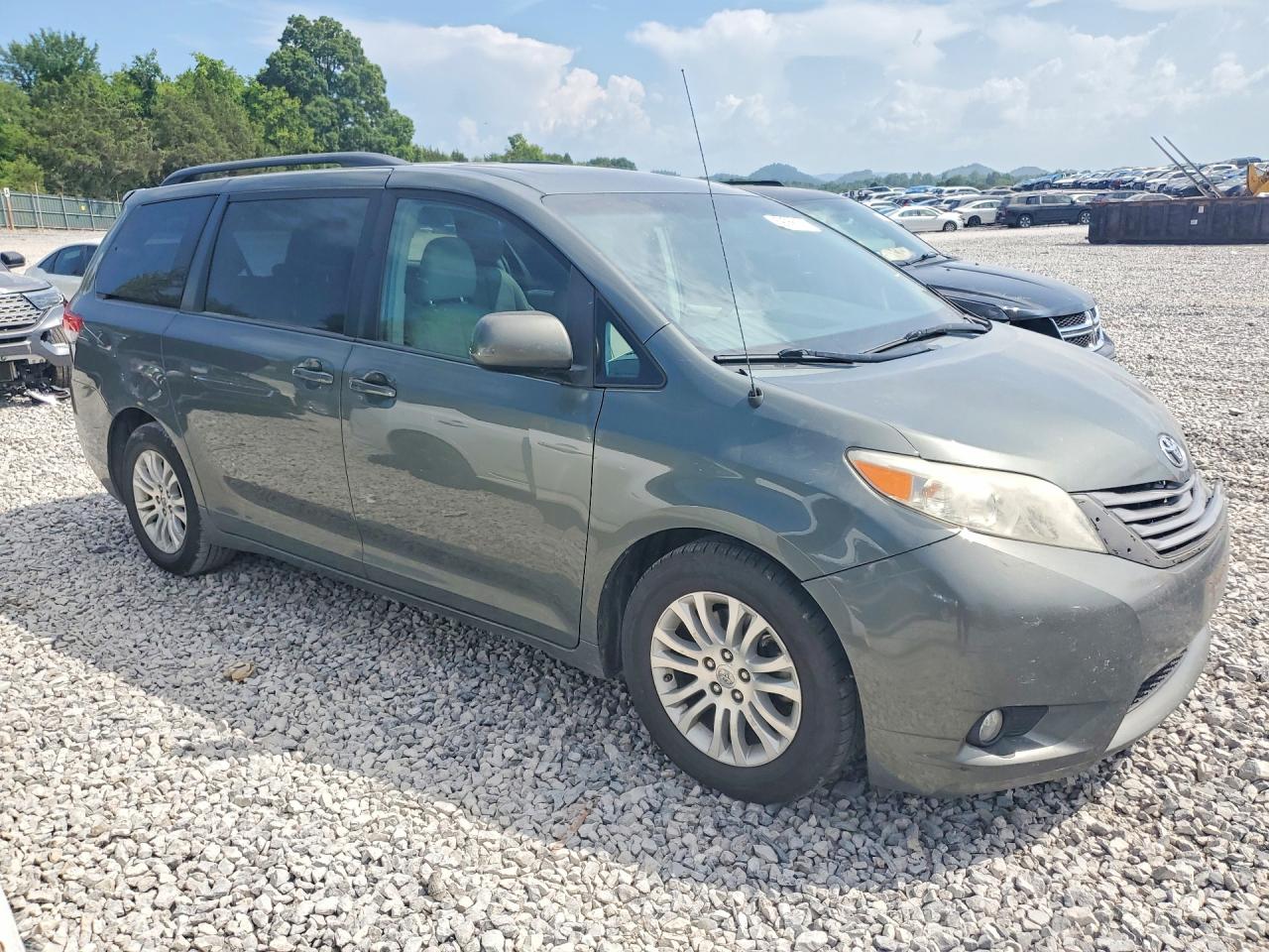 2014 Toyota Sienna Xle 8-passenger Gray vin: 5TDYK3DC5ES515681