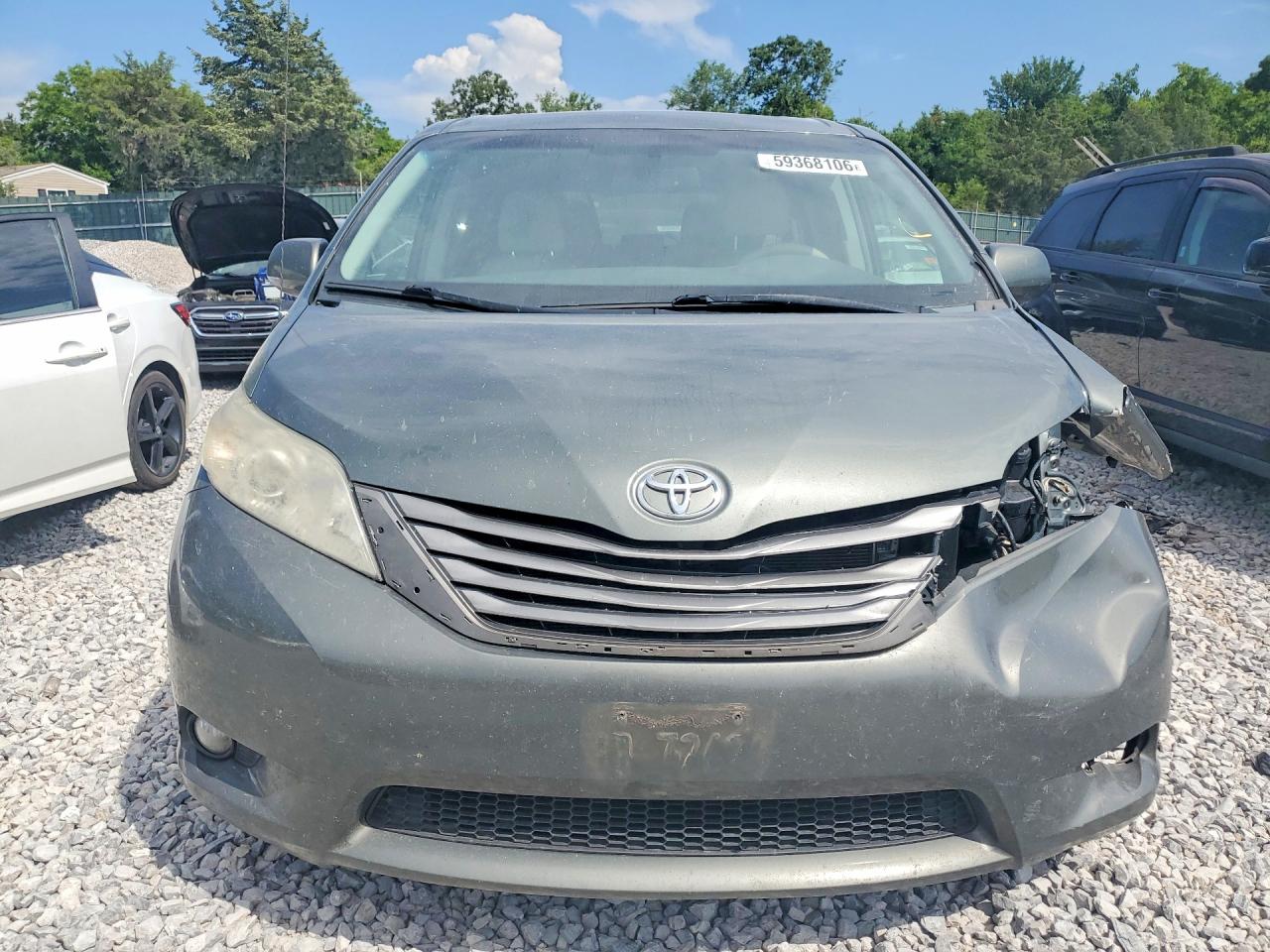 2014 Toyota Sienna Xle 8-passenger Gray vin: 5TDYK3DC5ES515681