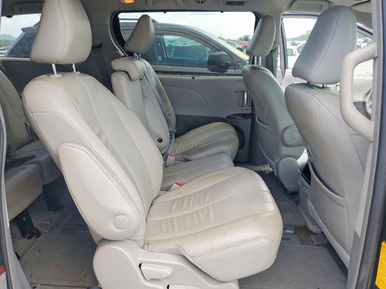 2014 Toyota Sienna Xle 8-passenger Gray vin: 5TDYK3DC5ES515681