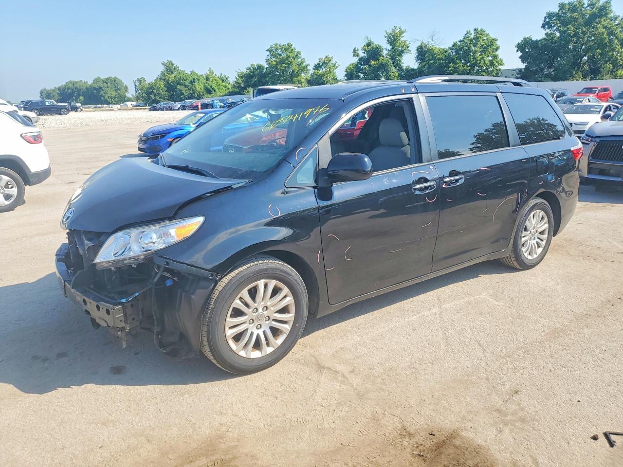 2015 Toyota Sienna Xle 8-passenger Черный vin: 5TDYK3DC5FS539304