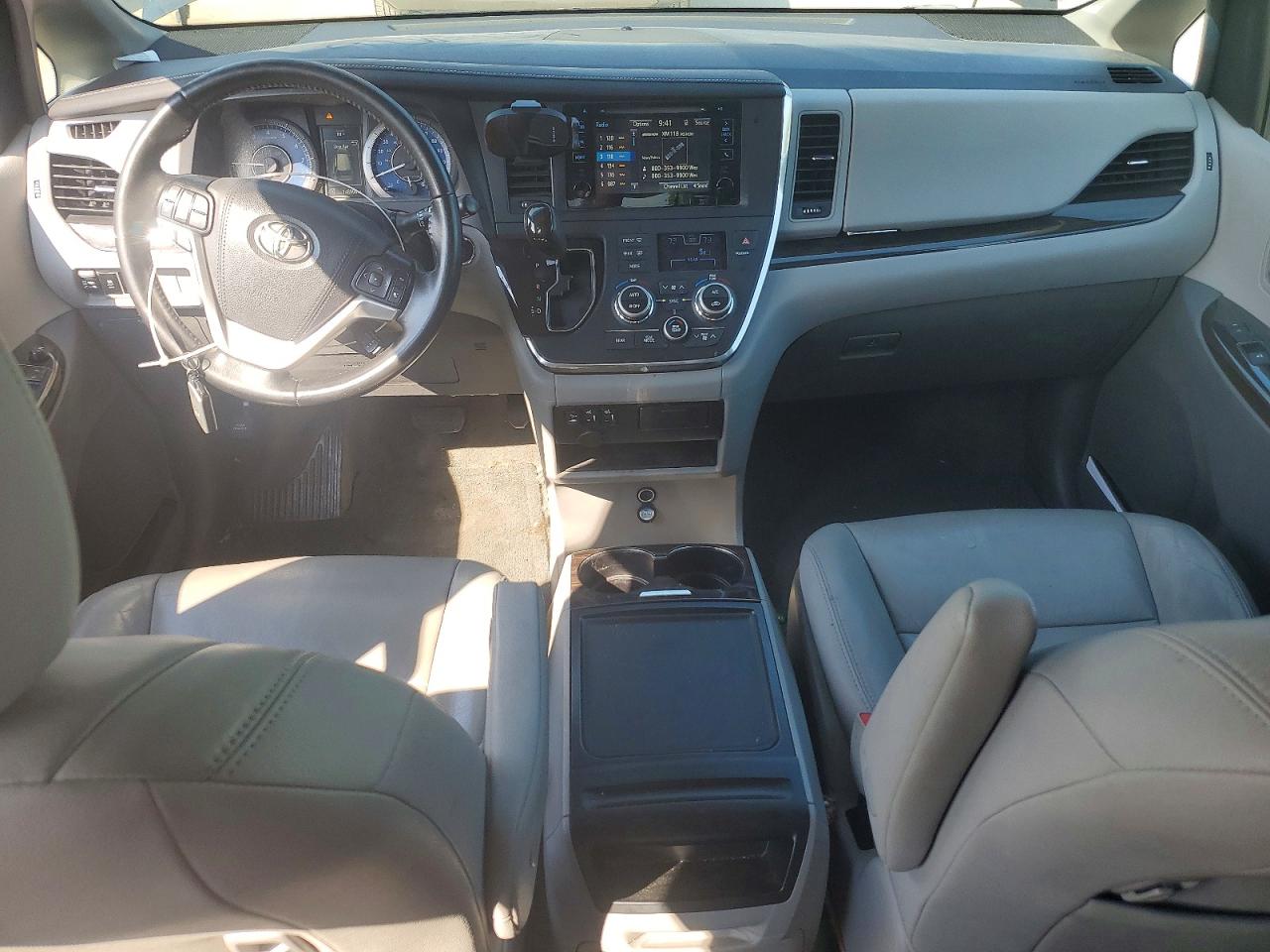 2015 Toyota Sienna Xle 8-passenger Black vin: 5TDYK3DC5FS539304