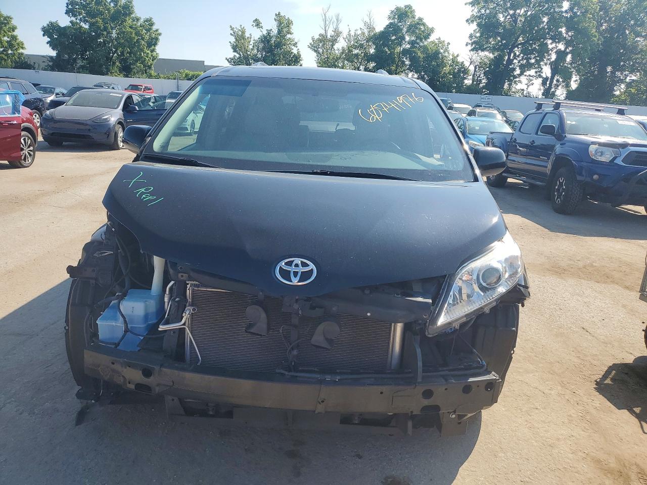 2015 Toyota Sienna Xle 8-passenger Black vin: 5TDYK3DC5FS539304