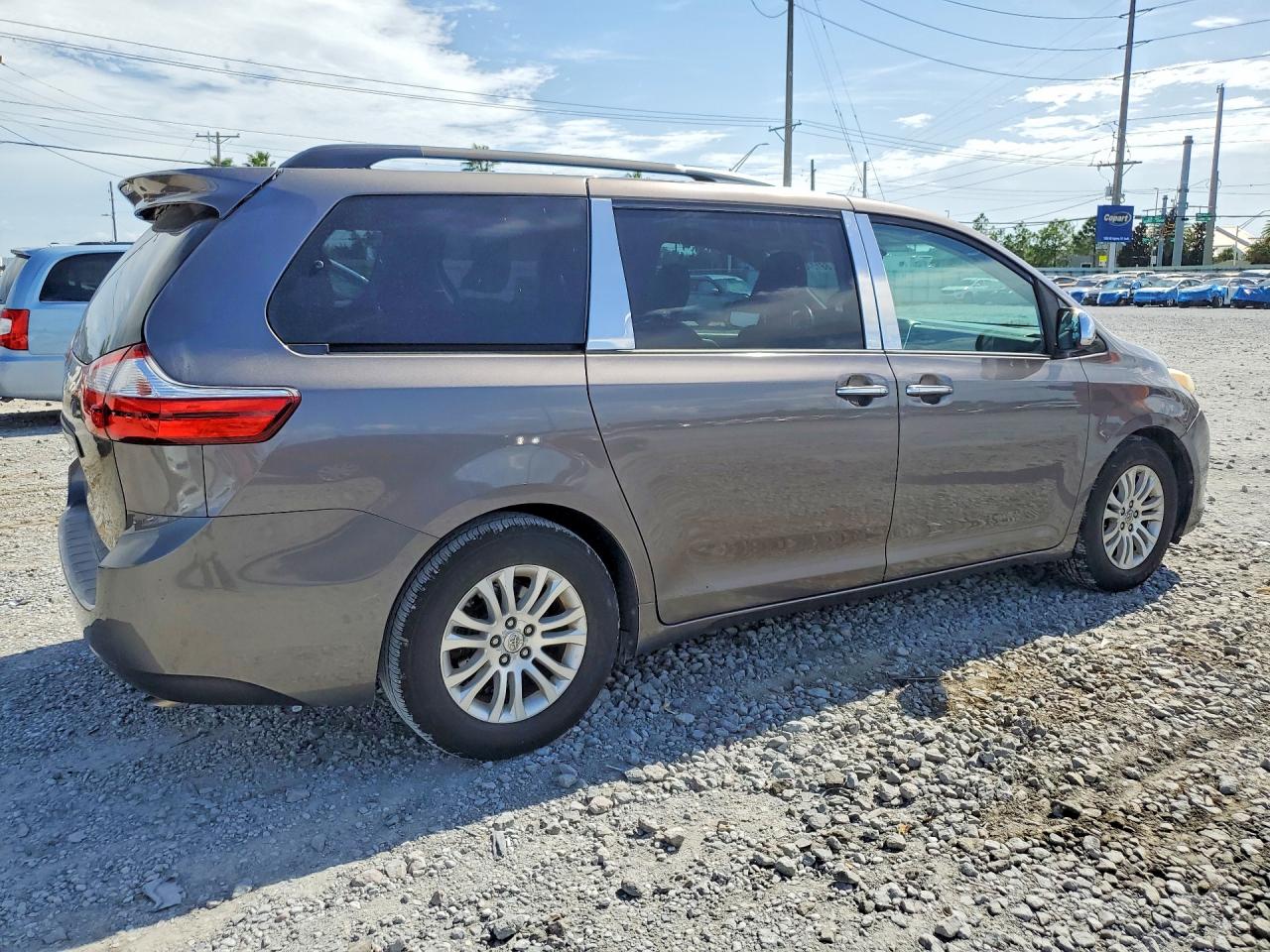 2015 Toyota Sienna Xle 8-passenger Gray vin: 5TDYK3DC5FS547869