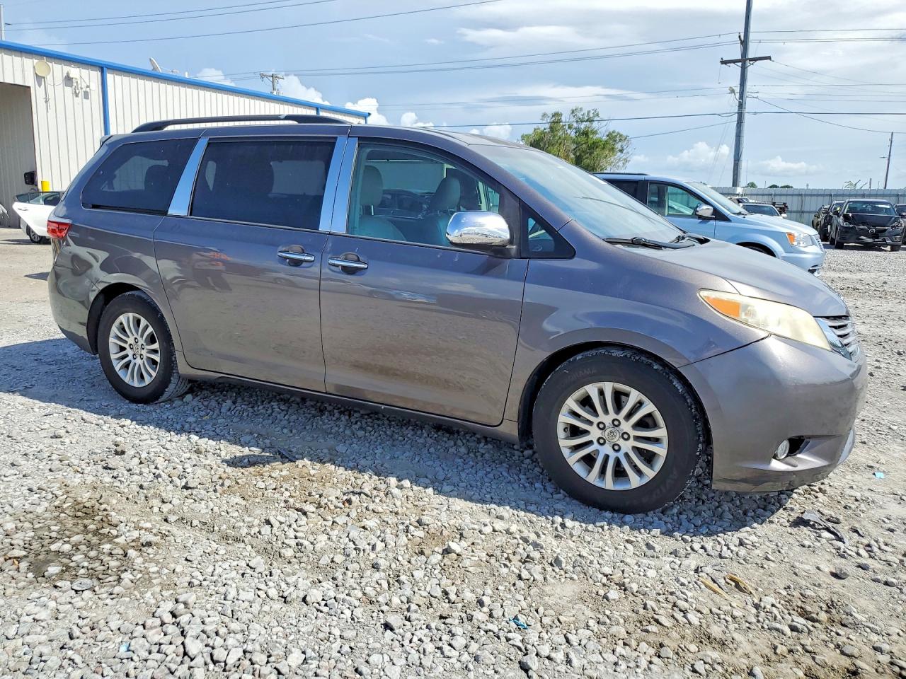2015 Toyota Sienna Xle 8-passenger Gray vin: 5TDYK3DC5FS547869
