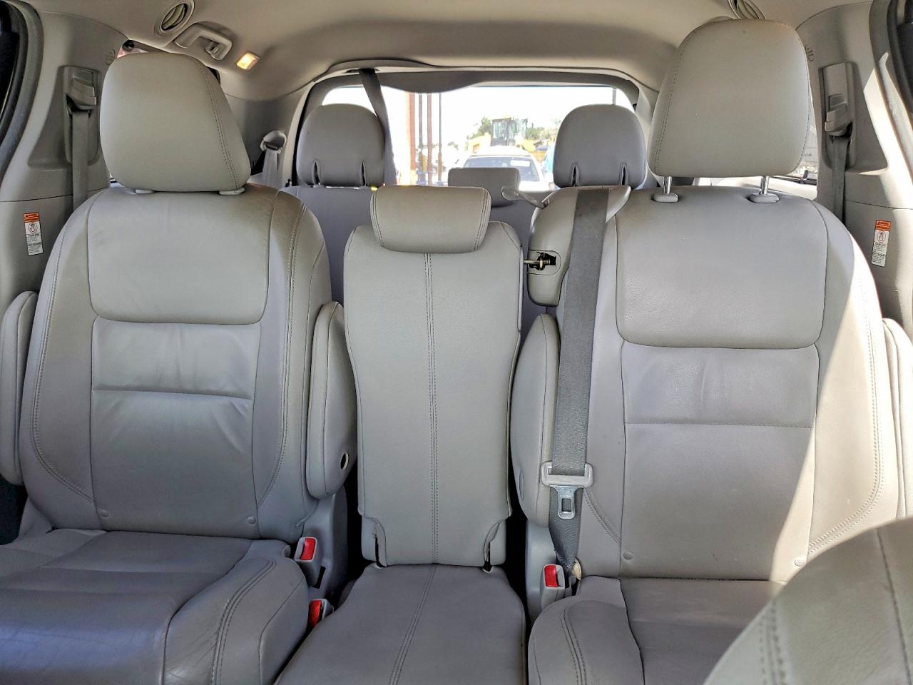 2015 Toyota Sienna Xle 8-passenger Gray vin: 5TDYK3DC5FS547869