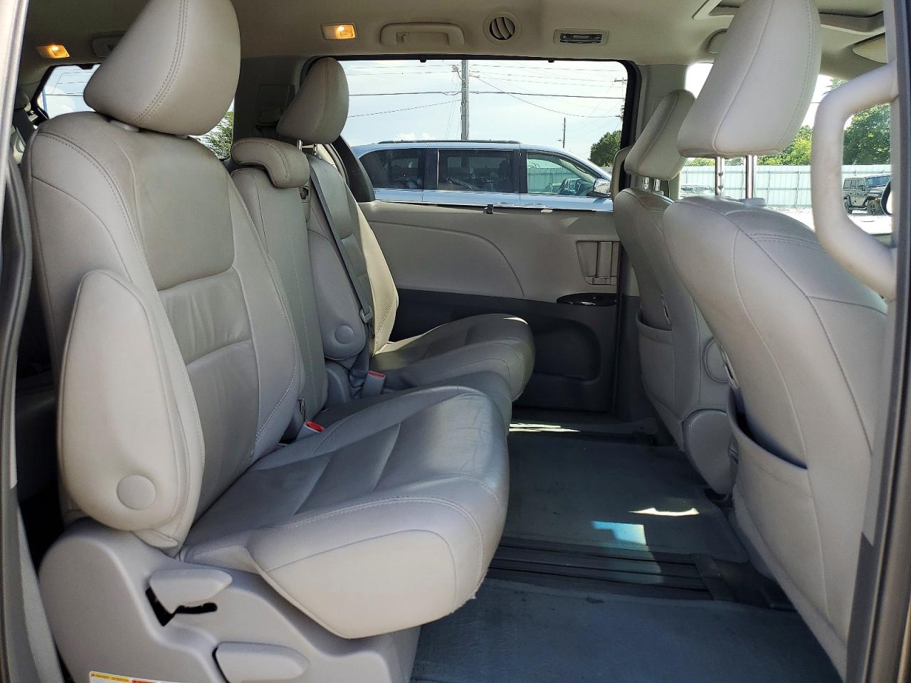 2015 Toyota Sienna Xle 8-passenger Gray vin: 5TDYK3DC5FS547869