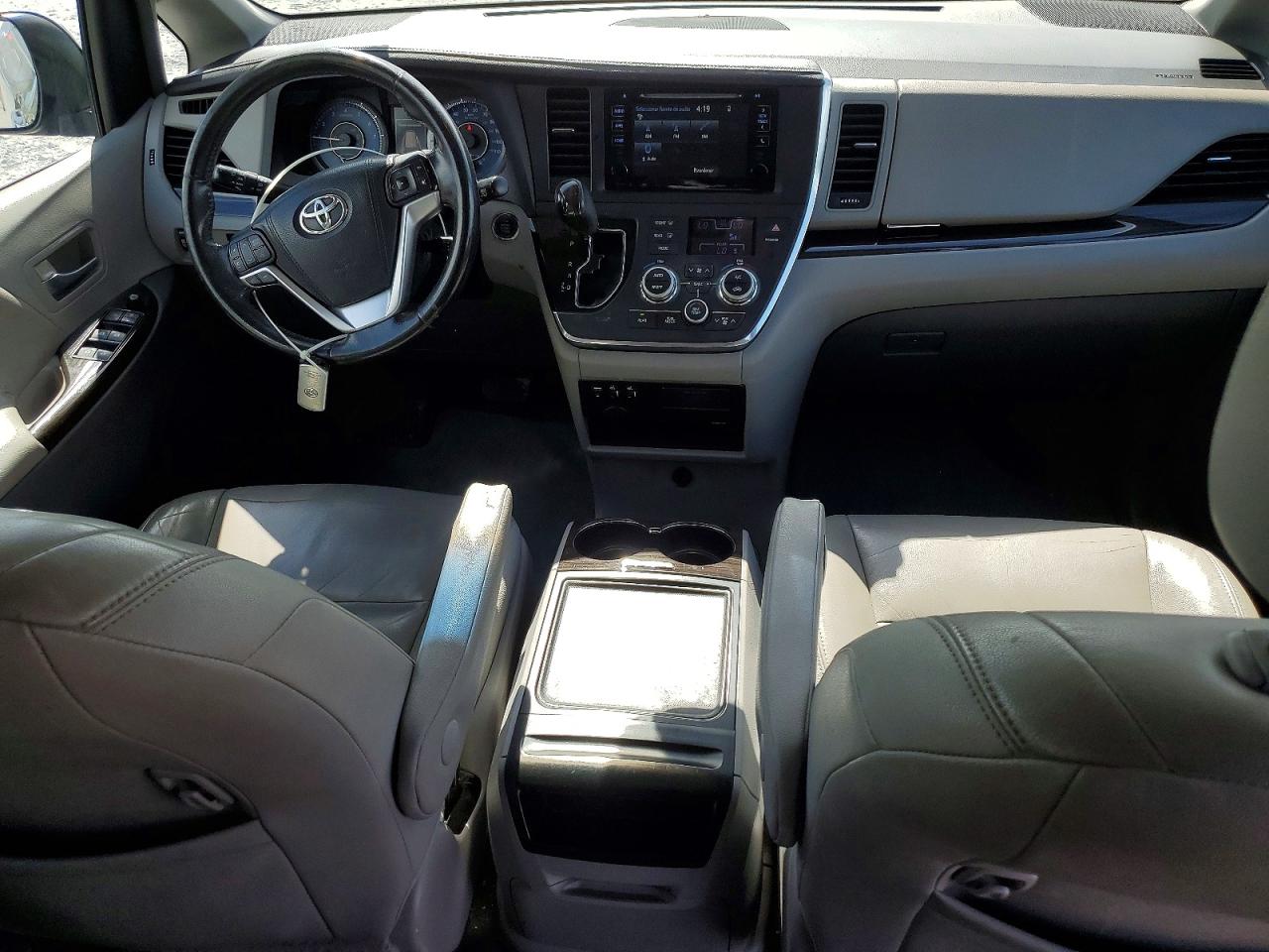 2015 Toyota Sienna Xle 8-passenger Gray vin: 5TDYK3DC5FS547869