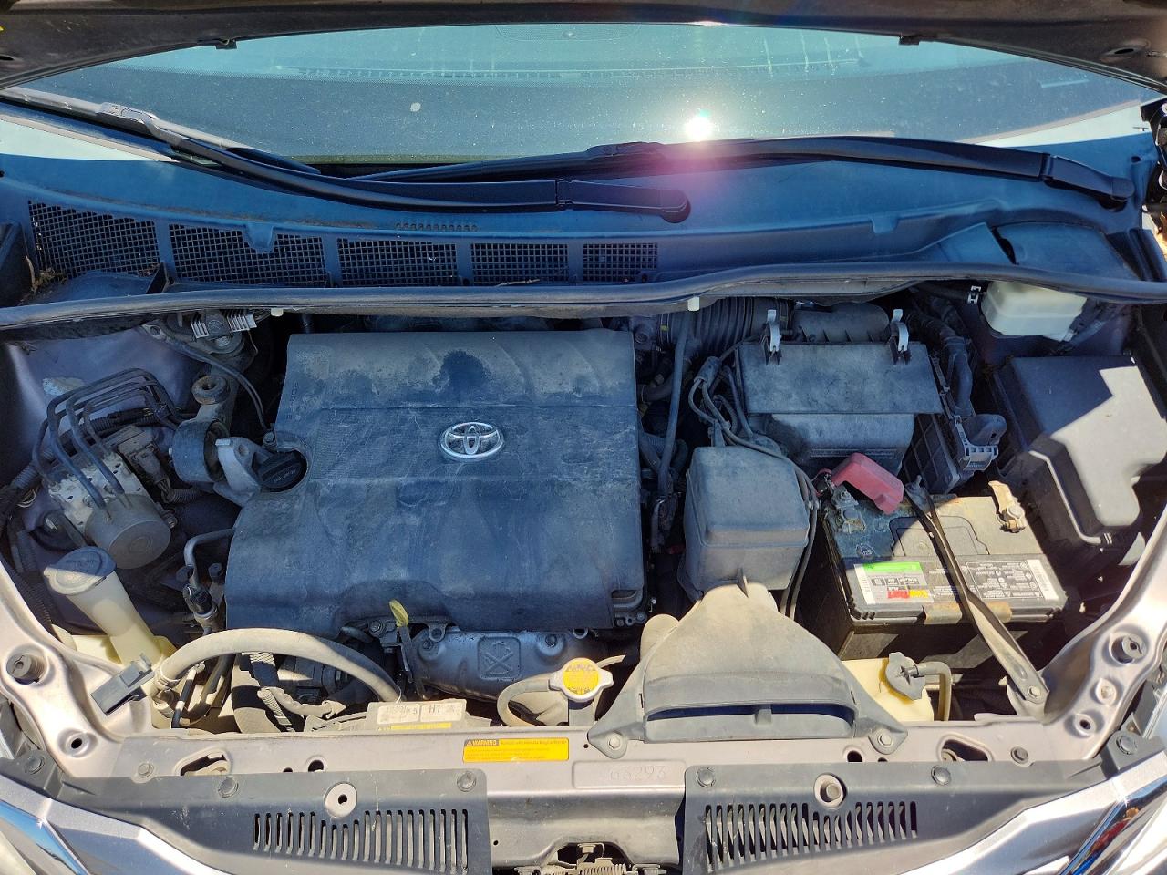 2015 Toyota Sienna Xle 8-passenger Серый vin: 5TDYK3DC5FS573758