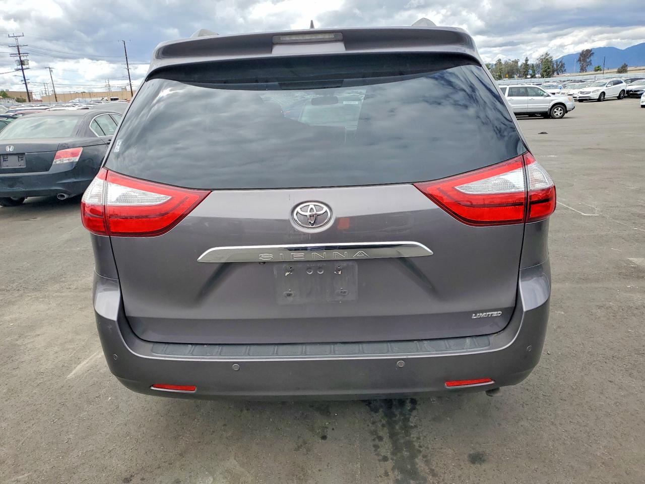 2015 Toyota Sienna Limited Premium 7-passenger Charcoal vin: 5TDYK3DC5FS578216