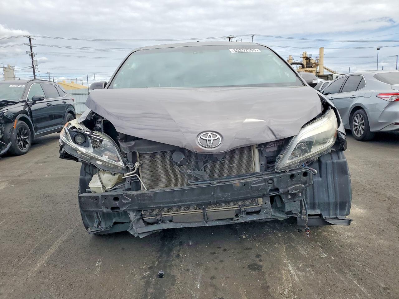2015 Toyota Sienna Limited Premium 7-passenger Charcoal vin: 5TDYK3DC5FS578216
