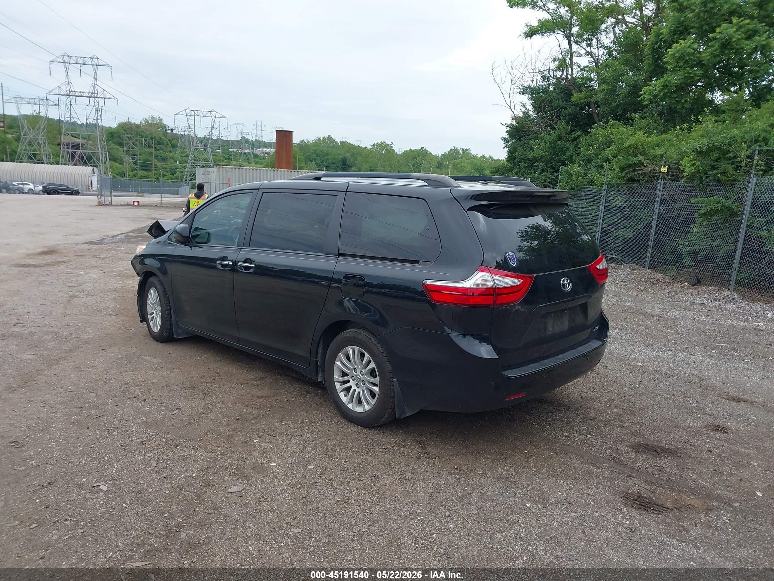 2015 Toyota Sienna Xle 8 Passenger Black vin: 5TDYK3DC5FS588051