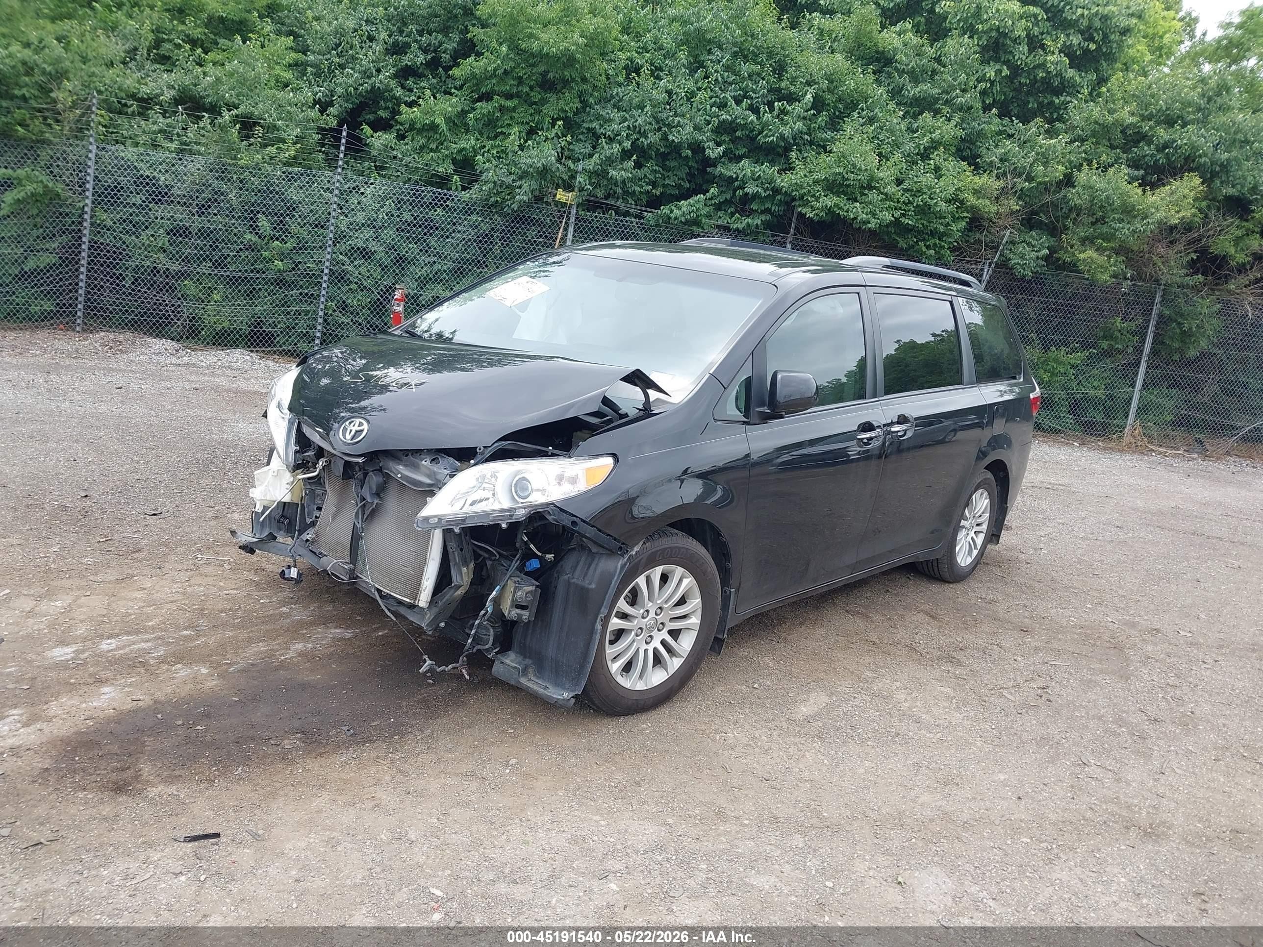 2015 Toyota Sienna Xle 8 Passenger Black vin: 5TDYK3DC5FS588051