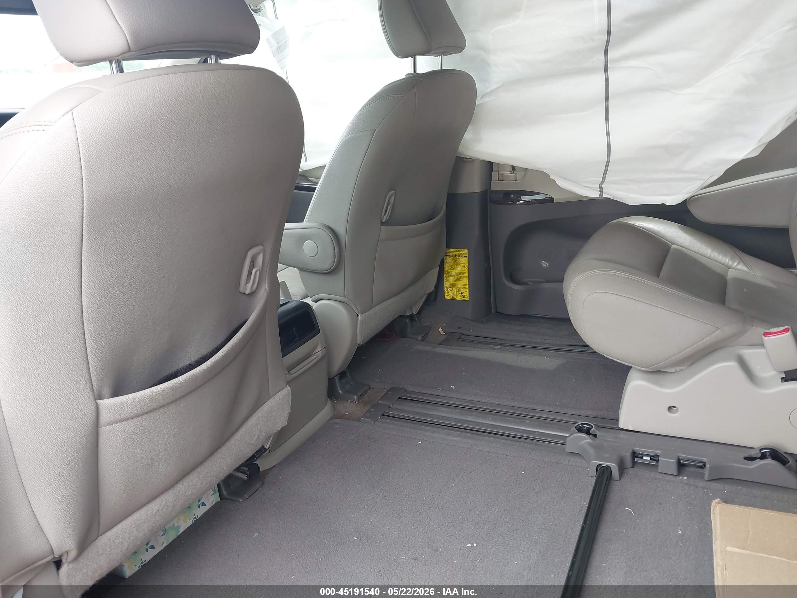 2015 Toyota Sienna Xle 8 Passenger Black vin: 5TDYK3DC5FS588051