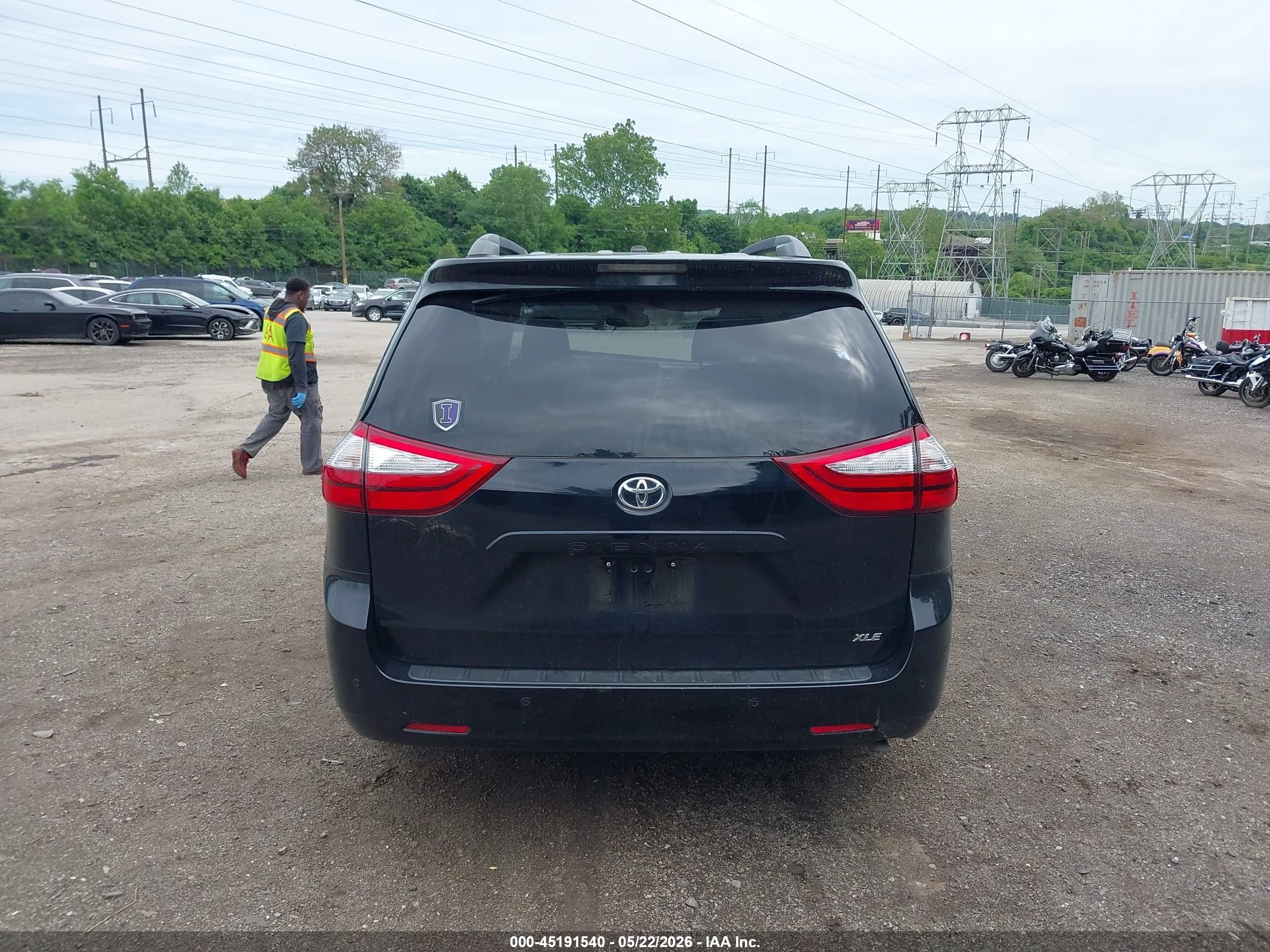 2015 Toyota Sienna Xle 8 Passenger Black vin: 5TDYK3DC5FS588051