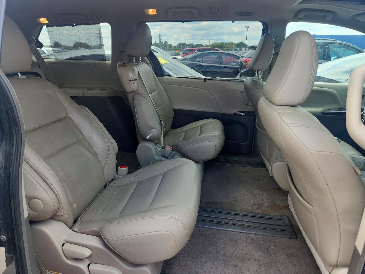 2015 Toyota Sienna Xle 8-passenger Black vin: 5TDYK3DC5FS591970