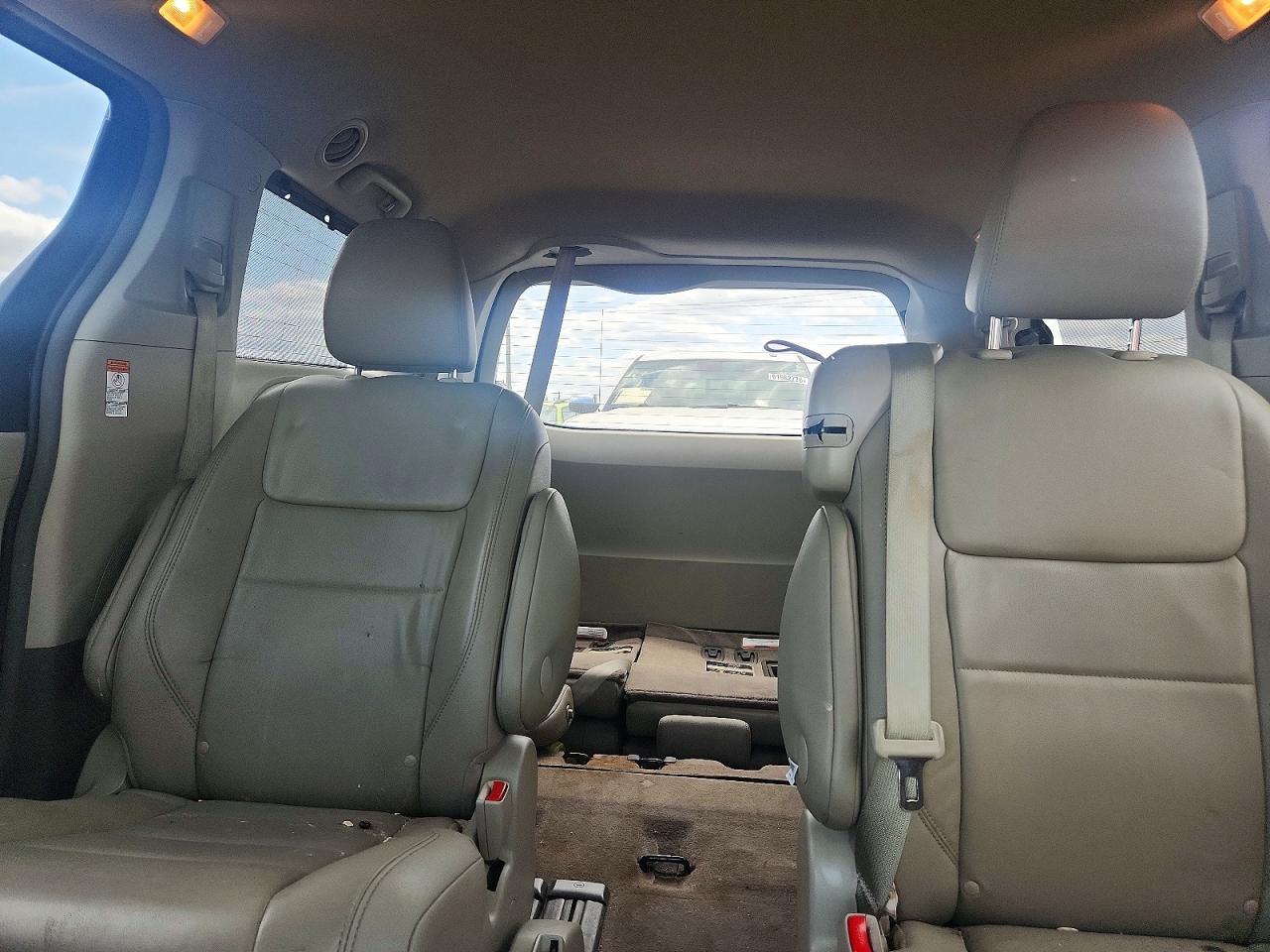 2015 Toyota Sienna Xle 8-passenger Black vin: 5TDYK3DC5FS591970