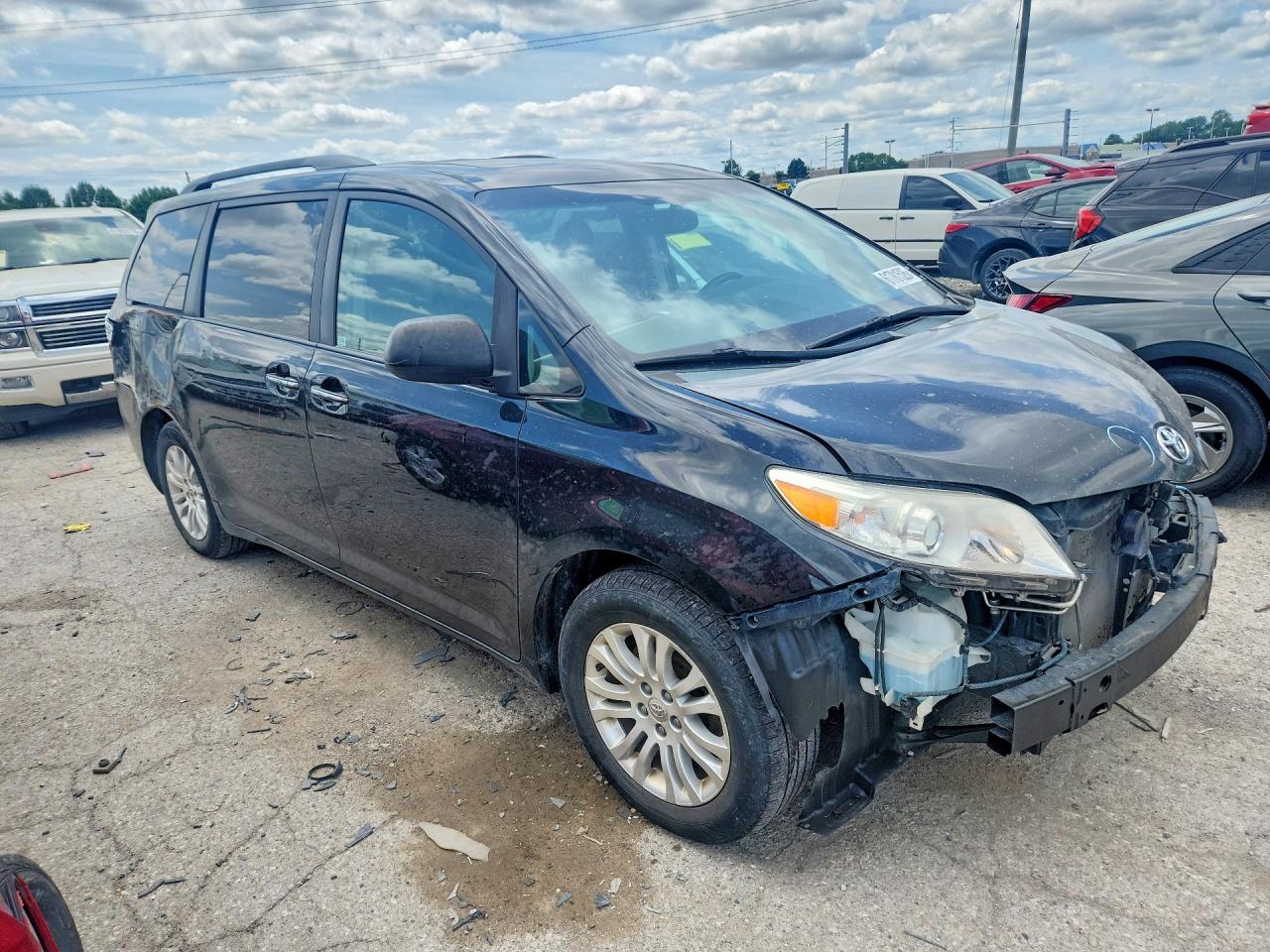 2015 Toyota Sienna Xle 8-passenger Black vin: 5TDYK3DC5FS591970
