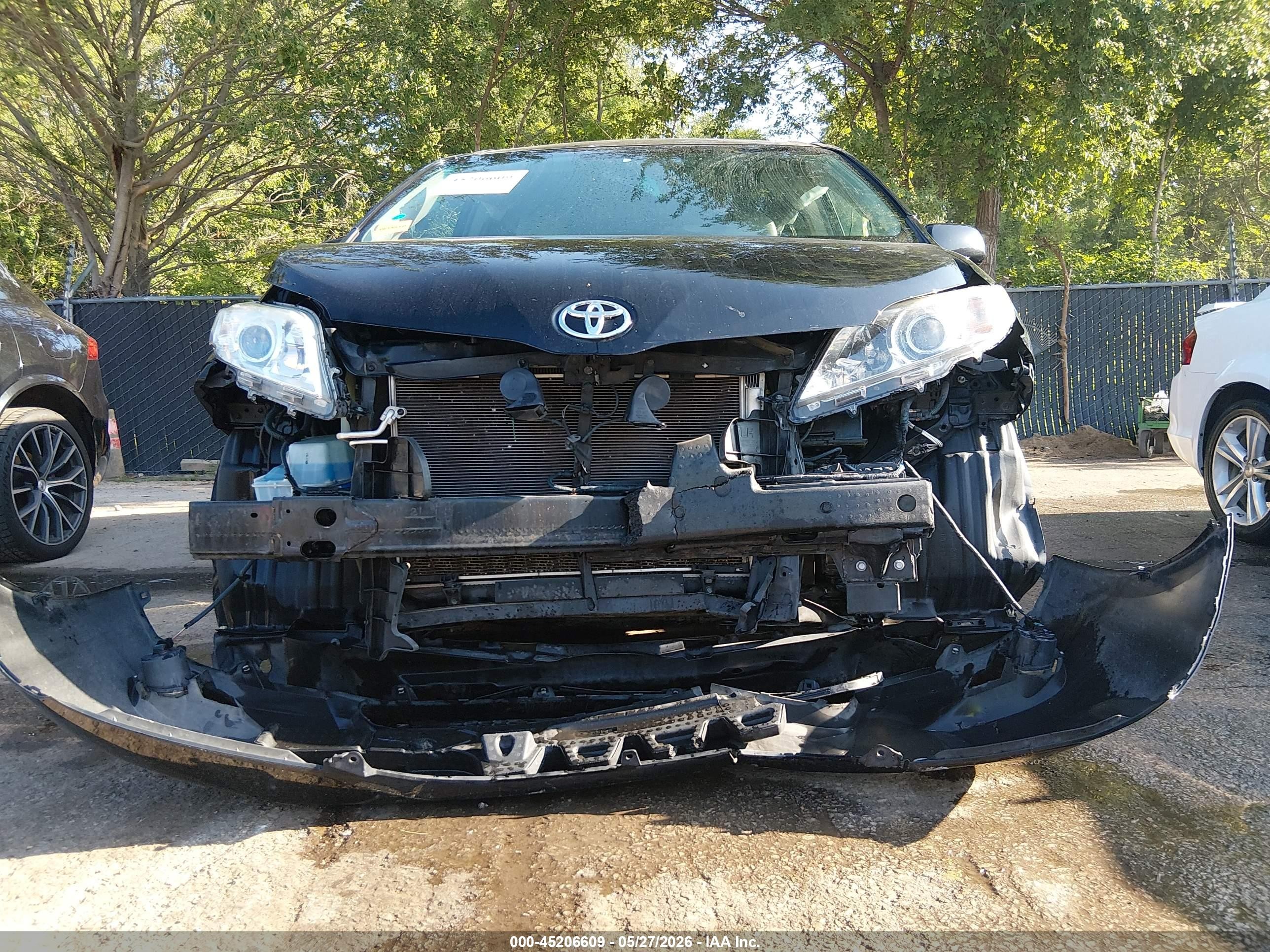 2015 Toyota Sienna Xle 8 Passenger Black vin: 5TDYK3DC5FS599471