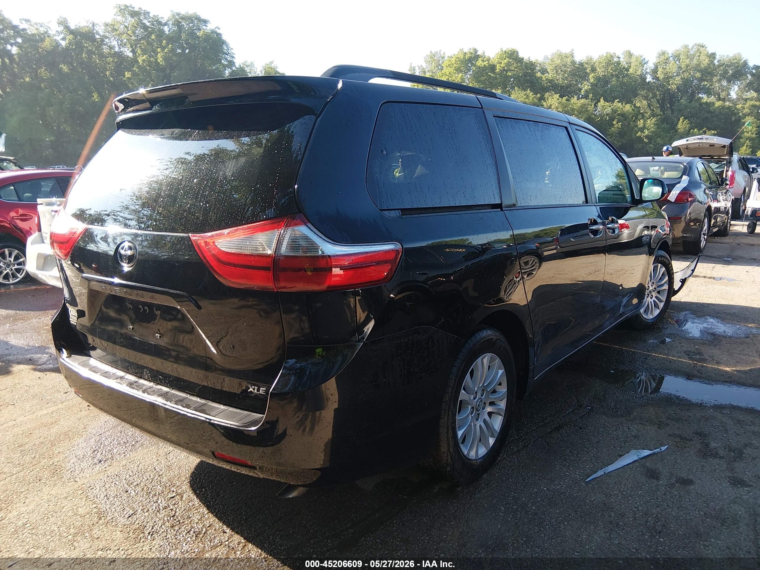 2015 Toyota Sienna Xle 8 Passenger Black vin: 5TDYK3DC5FS599471