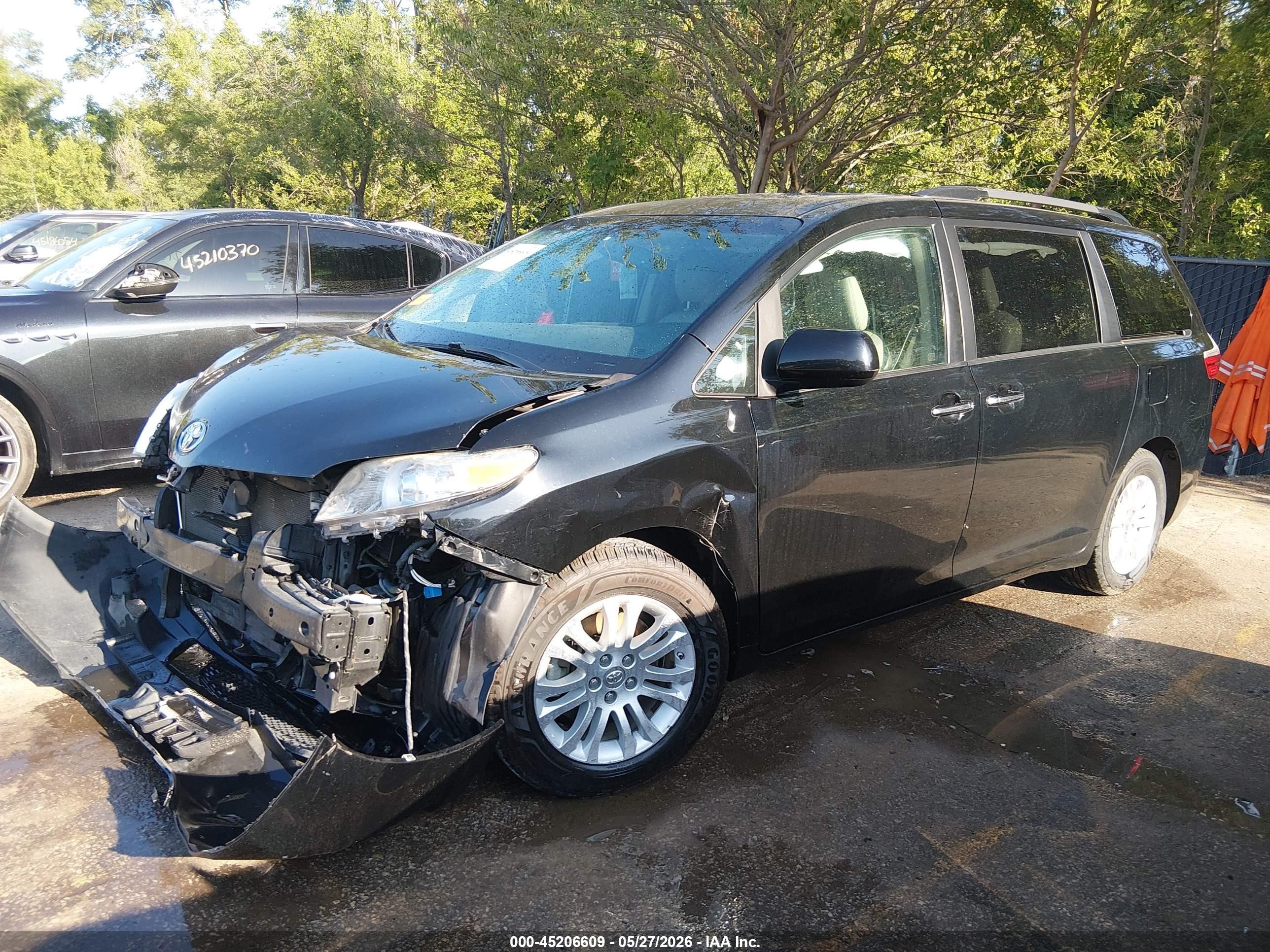 2015 Toyota Sienna Xle 8 Passenger Black vin: 5TDYK3DC5FS599471