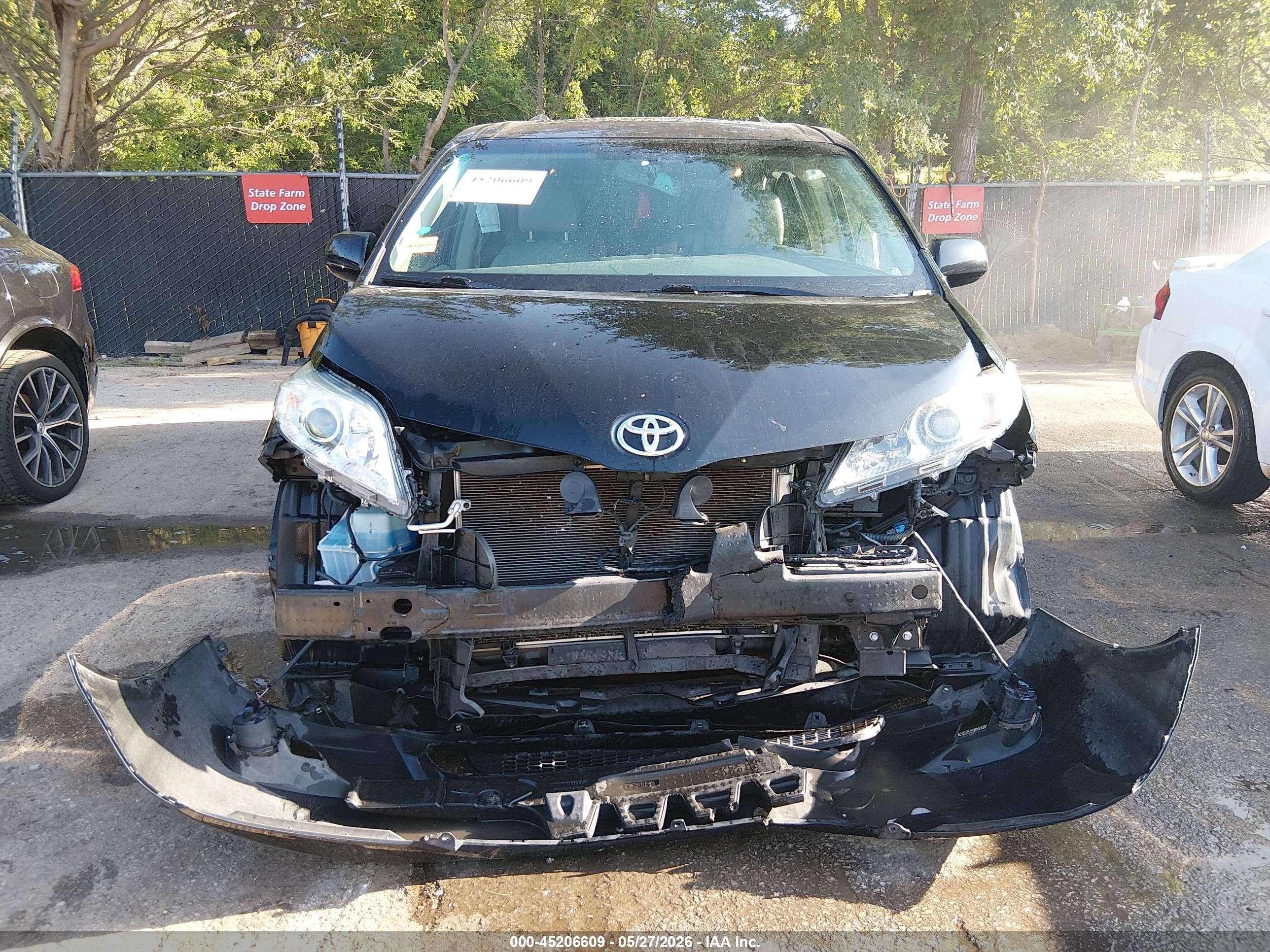 2015 Toyota Sienna Xle 8 Passenger Black vin: 5TDYK3DC5FS599471