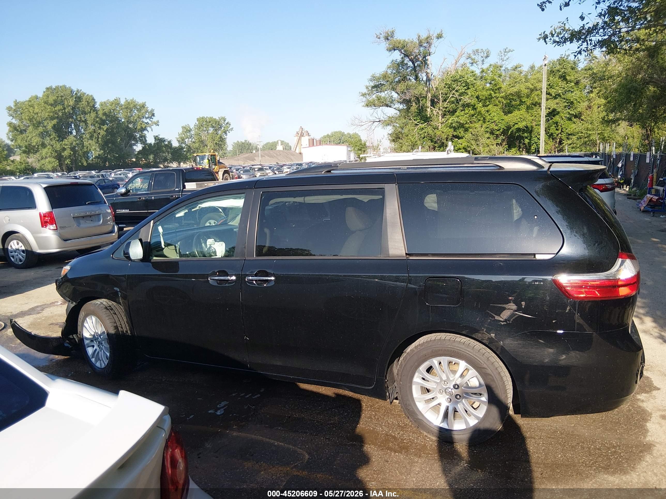 2015 Toyota Sienna Xle 8 Passenger Black vin: 5TDYK3DC5FS599471