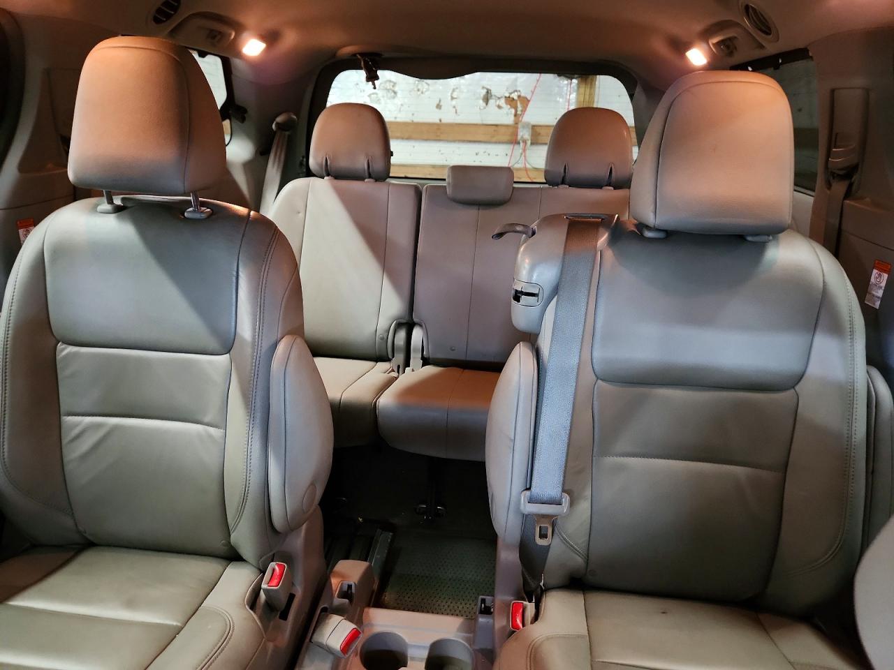 2015 Toyota Sienna Xle 8-passenger Gray vin: 5TDYK3DC5FS631027