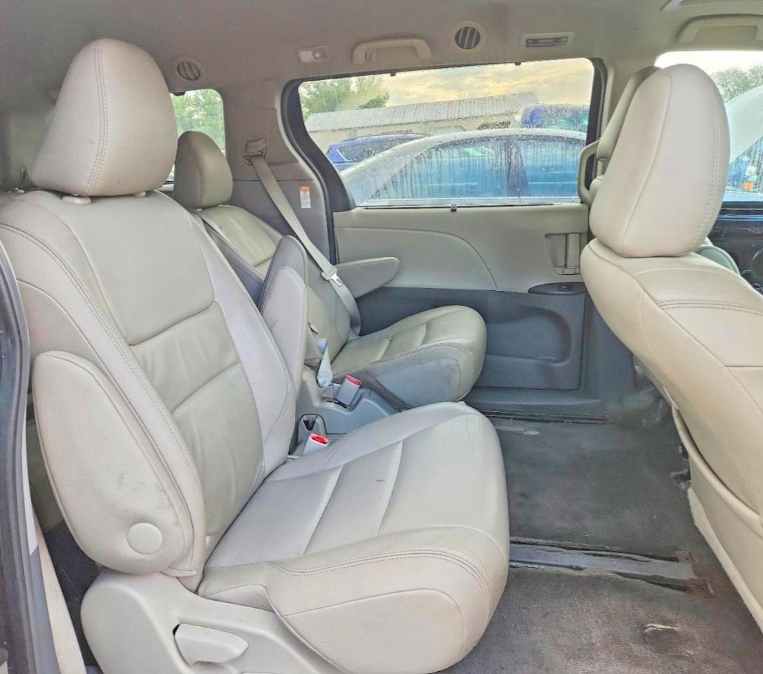 2015 Toyota Sienna Xle Premium 8-passenger Black vin: 5TDYK3DC5FS655392