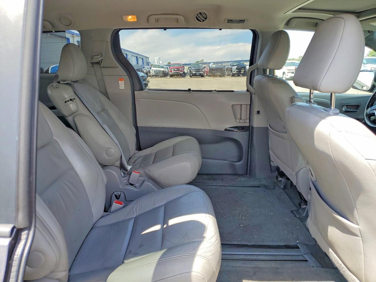 2015 Toyota Sienna Xle 8-passenger Gray vin: 5TDYK3DC5FS663220