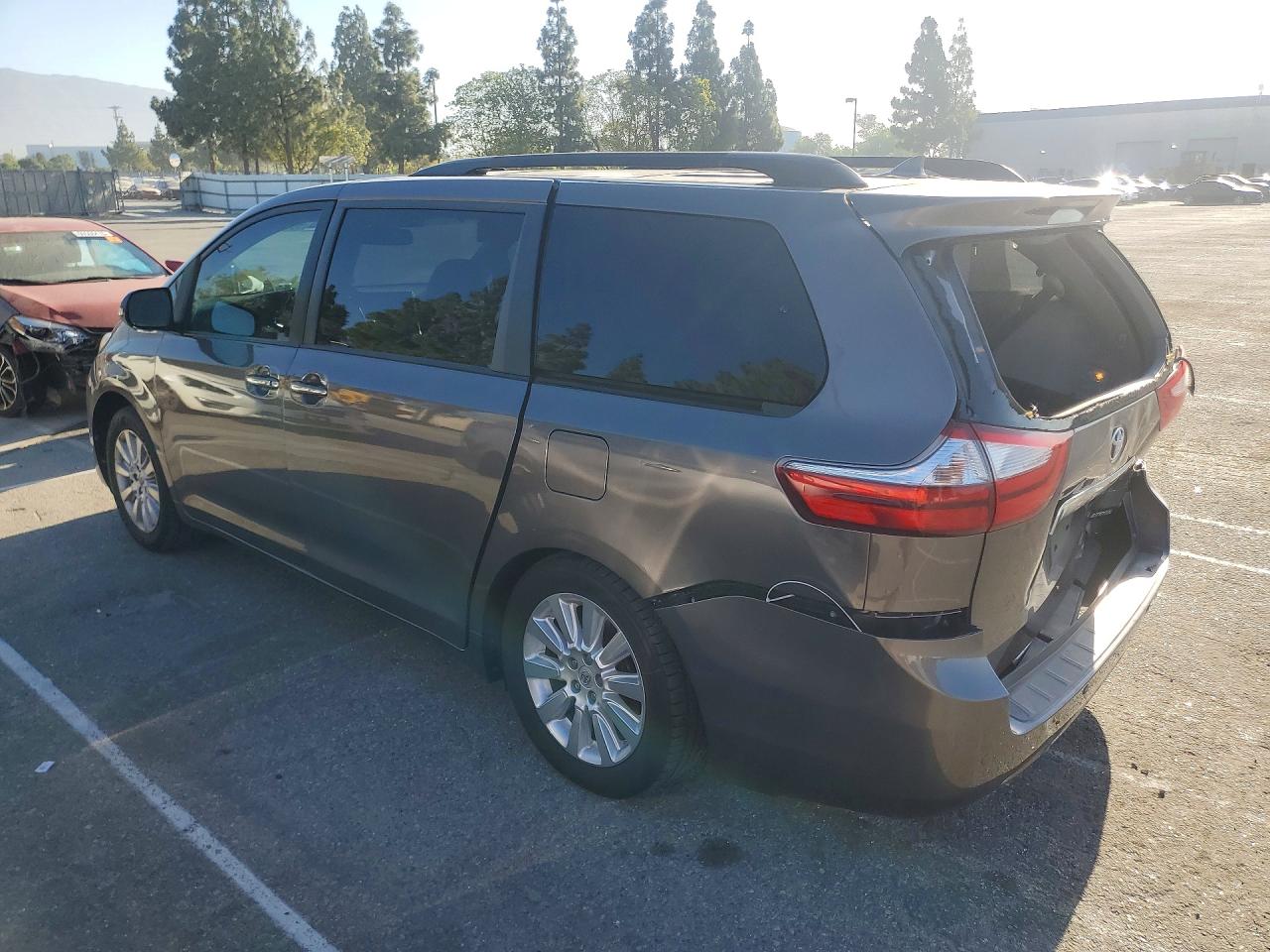 2015 Toyota Sienna Limited Premium 7-passenger Gray vin: 5TDYK3DC5FS682396