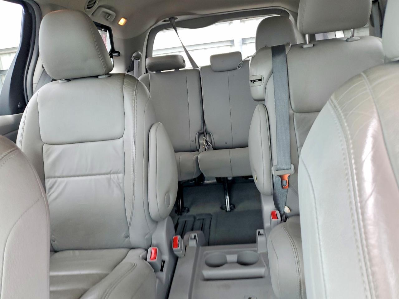 2015 Toyota Sienna Xle Premium 8-passenger Black vin: 5TDYK3DC5FS689915