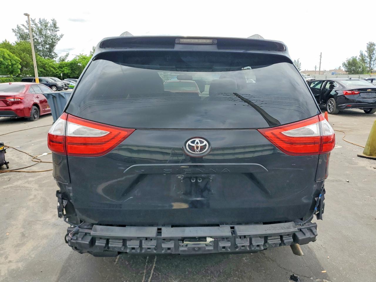 2015 Toyota Sienna Xle Premium 8-passenger Black vin: 5TDYK3DC5FS689915