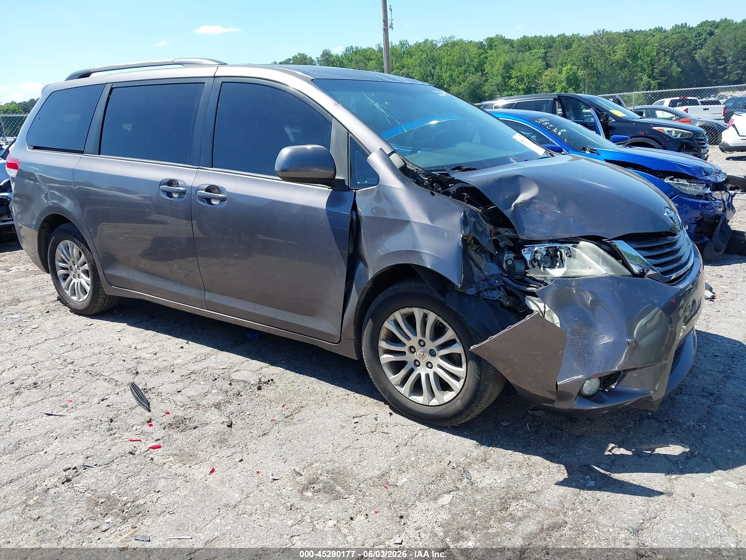 2011 Toyota Sienna Xle V6 Gray vin: 5TDYK3DC6BS022247